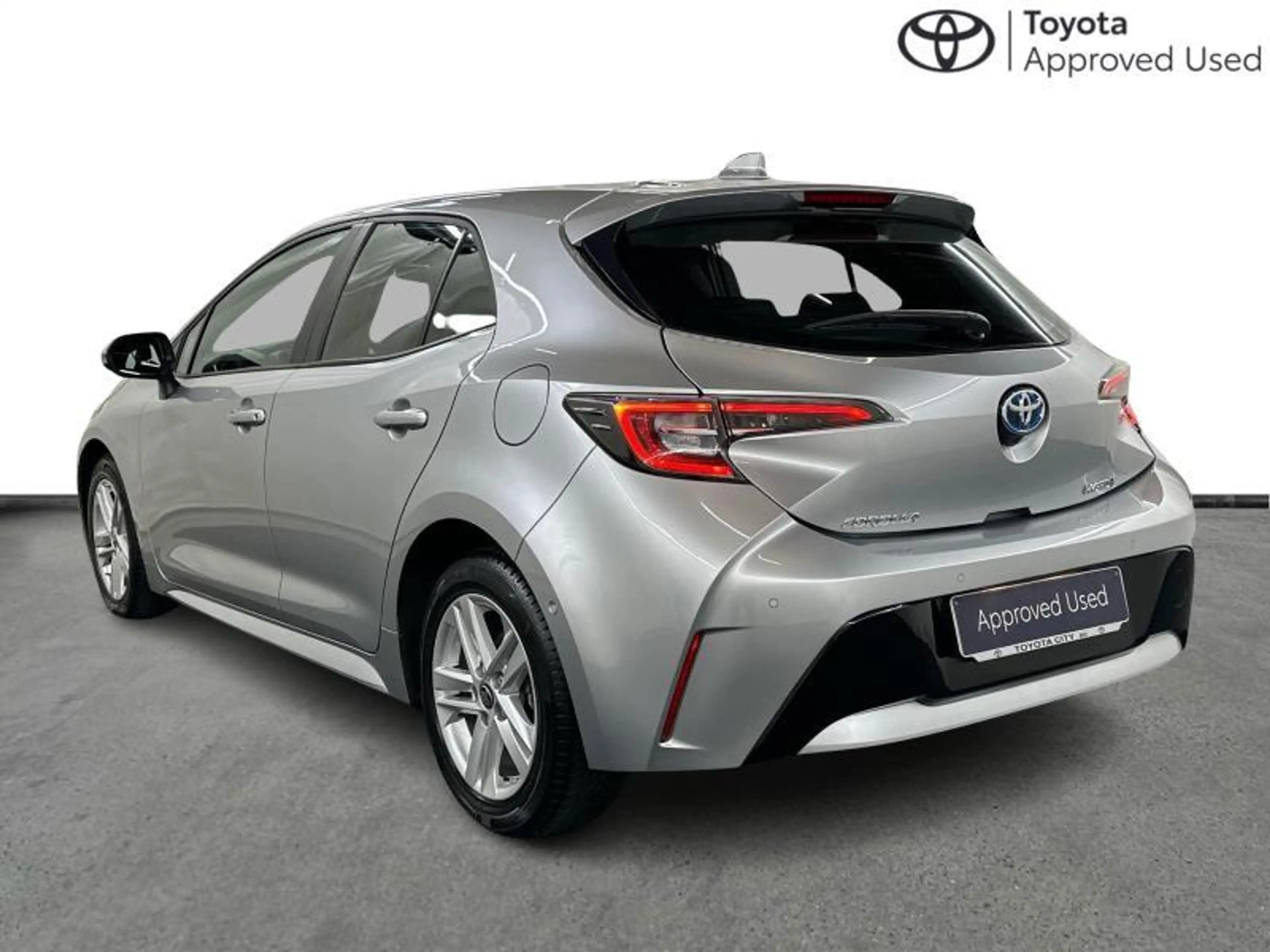Toyota Corolla HB 122hp HEV Dynamic | carplay | camera — photo 3