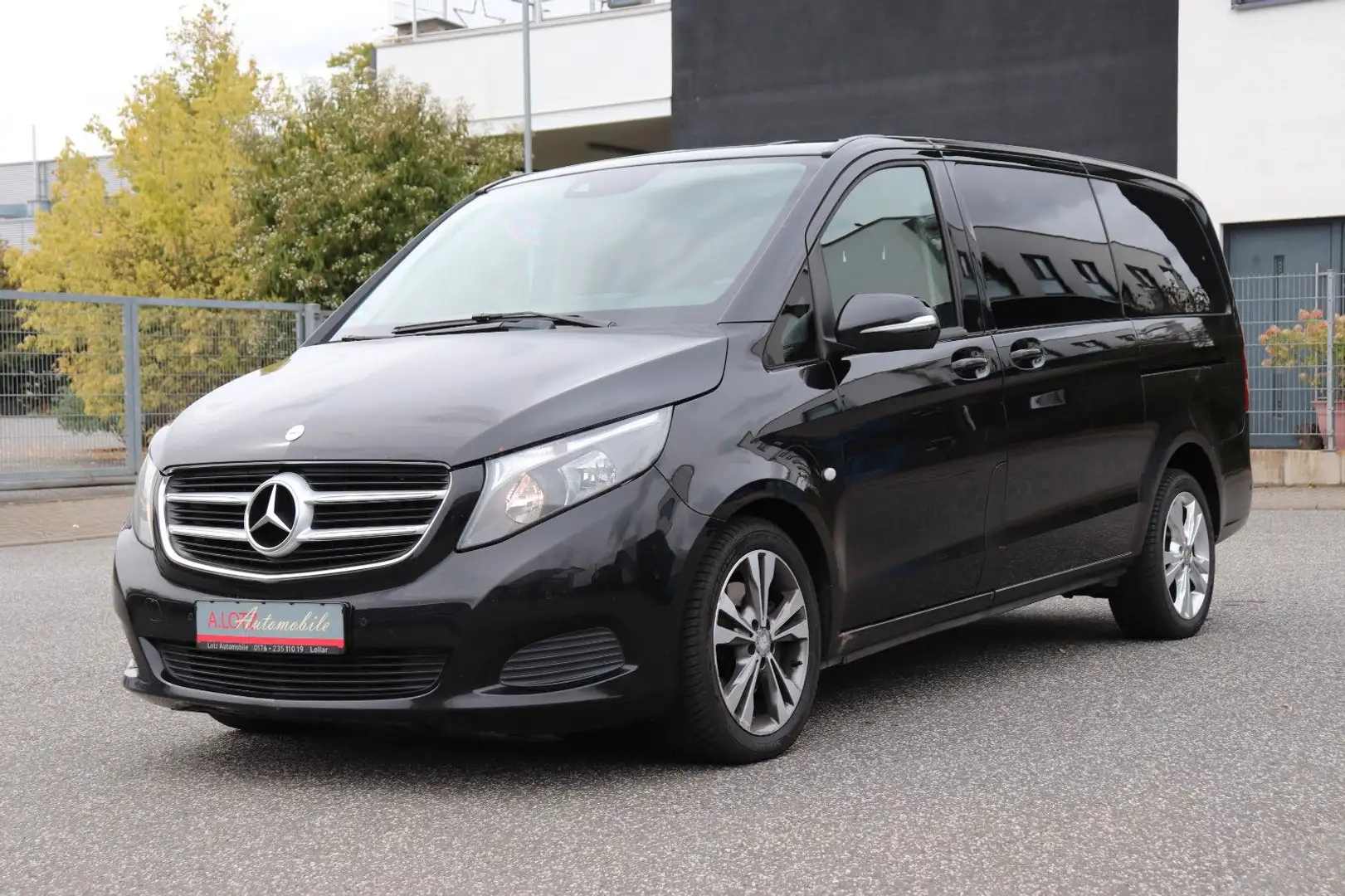 Mercedes-Benz V 220 CDI EDITION lang Comand 7 Sitzer Schwarz - 1