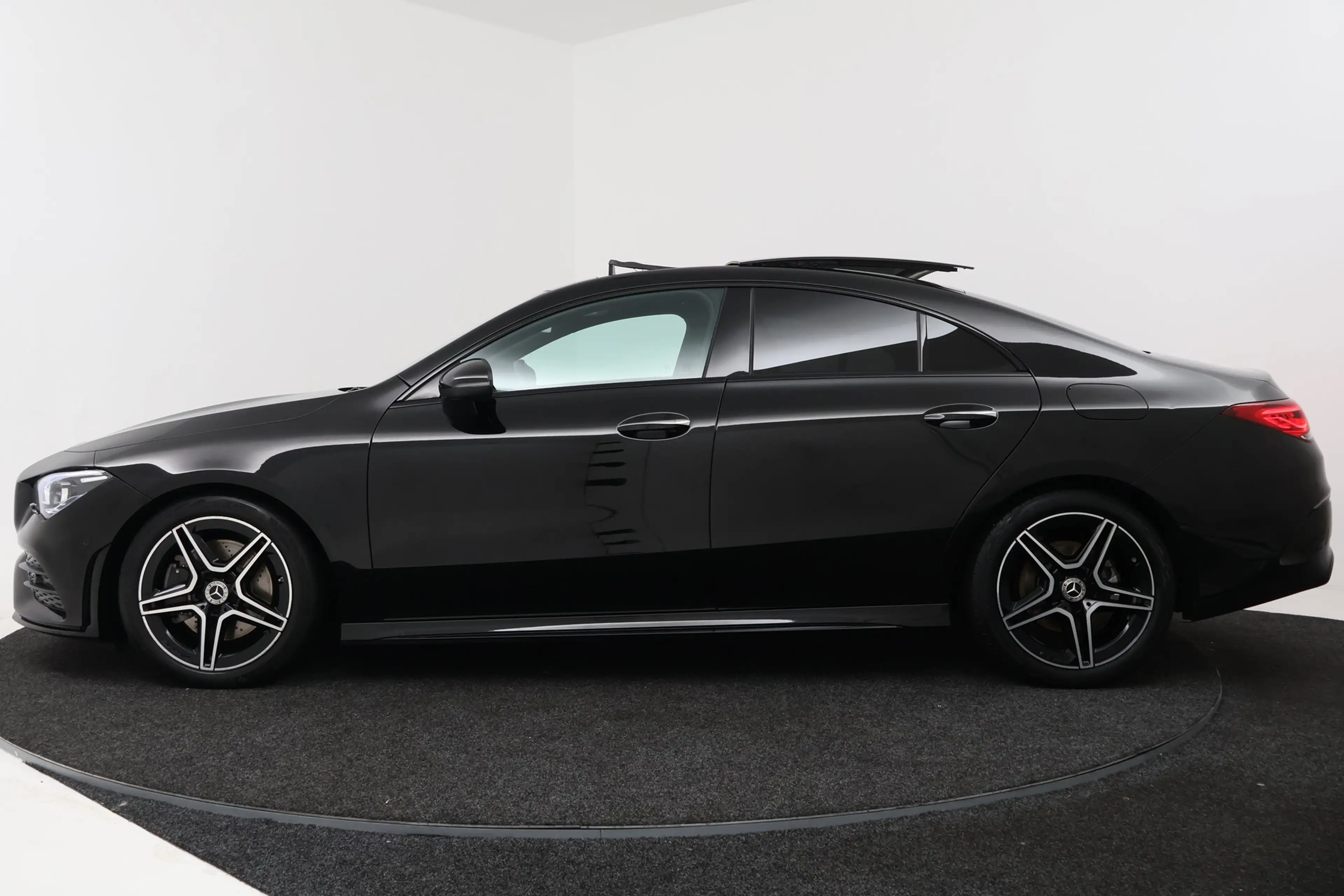 Mercedes-Benz CLA 200 Business Solution AMG (PANORAMADAK, STOELVERWARMIN — photo 2