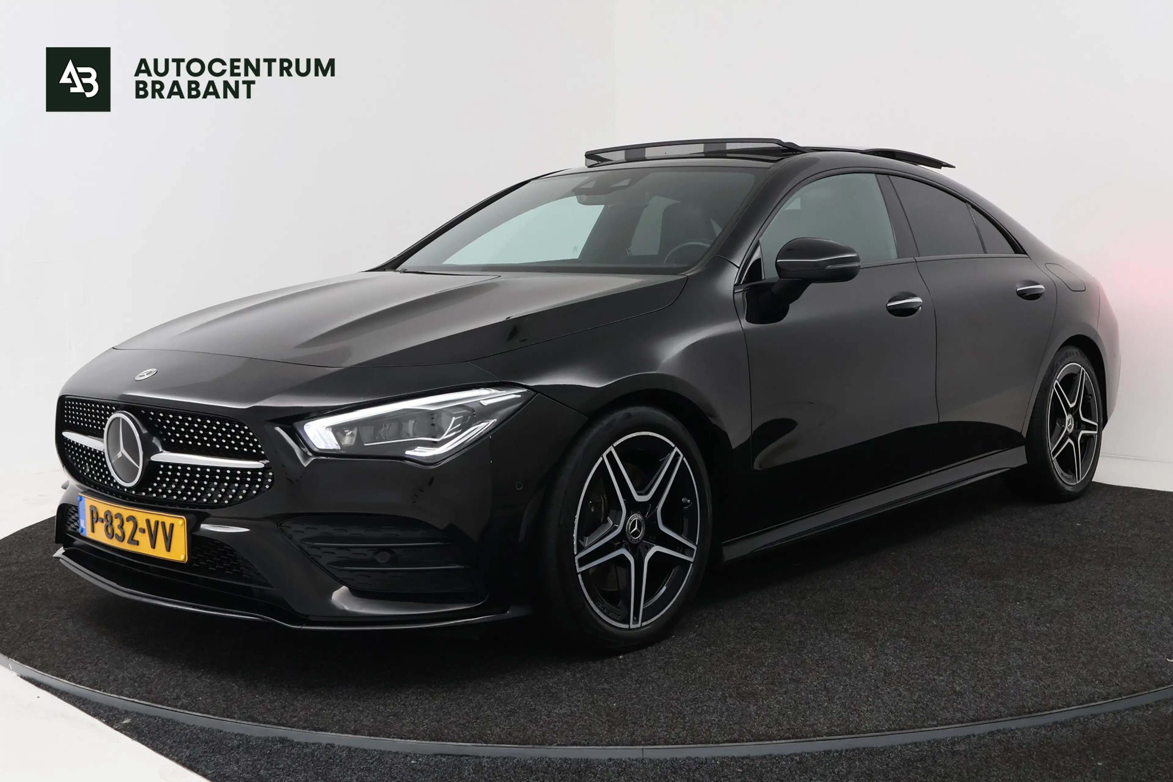 Mercedes-Benz CLA 200 Business Solution AMG (PANORAMADAK, STOELVERWARMIN