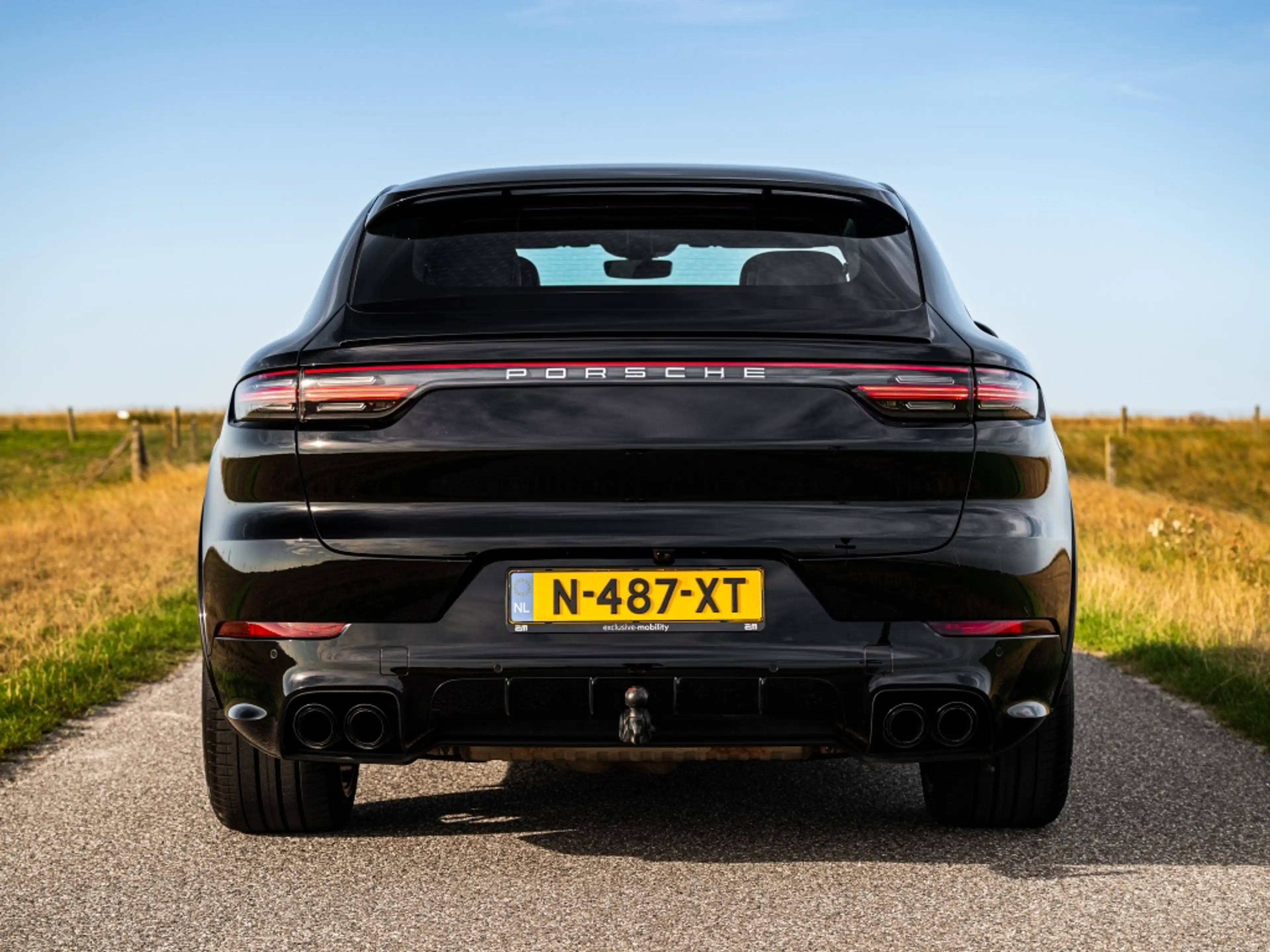 Porsche Cayenne Coupé 3.0 E-Hybrid Pano Trekhaak 1e eig. NAP — photo 3