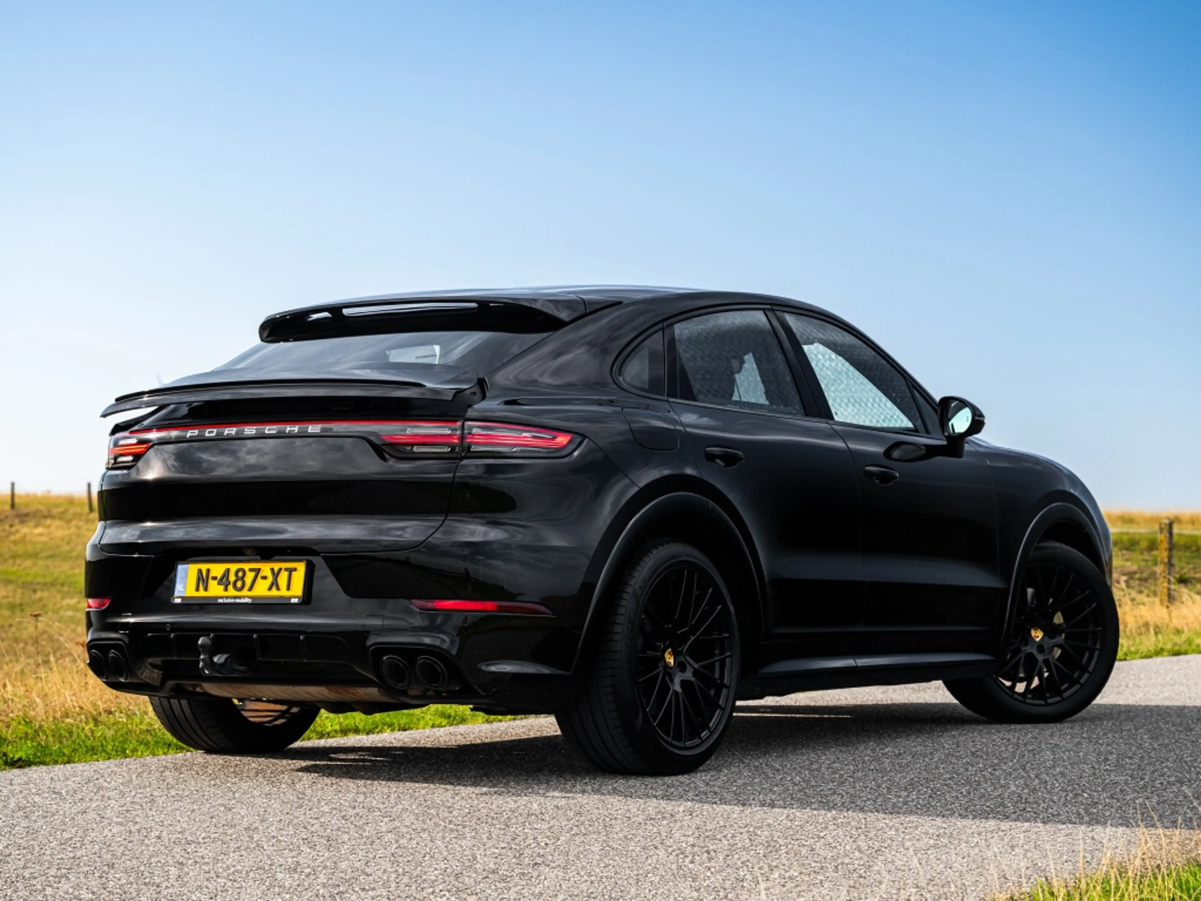 Porsche Cayenne Coupé 3.0 E-Hybrid Pano Trekhaak 1e eig. NAP — photo 2