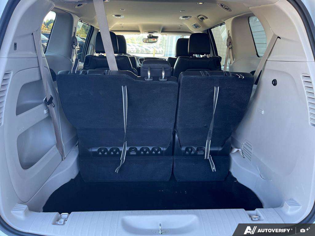 used 2023 Chrysler Pacifica car, priced at $32,888