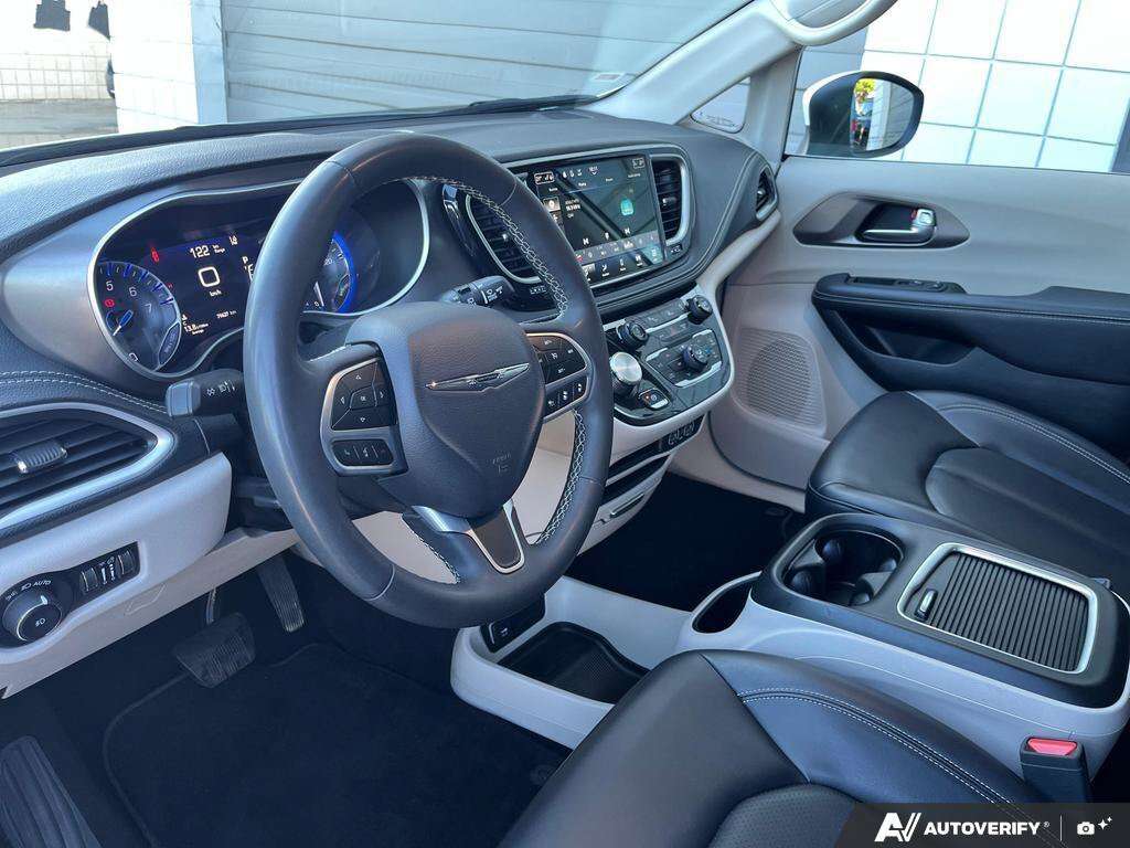 used 2023 Chrysler Pacifica car, priced at $32,888