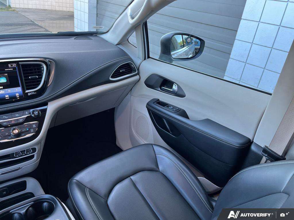 used 2023 Chrysler Pacifica car, priced at $32,888