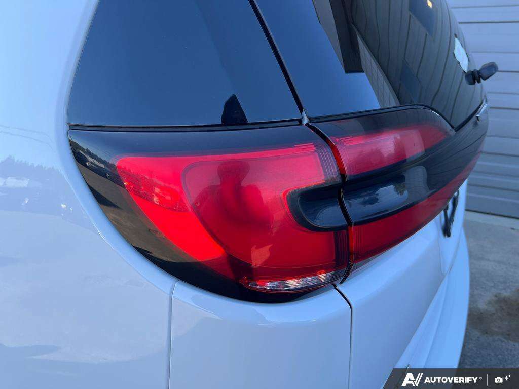 used 2023 Chrysler Pacifica car, priced at $32,888