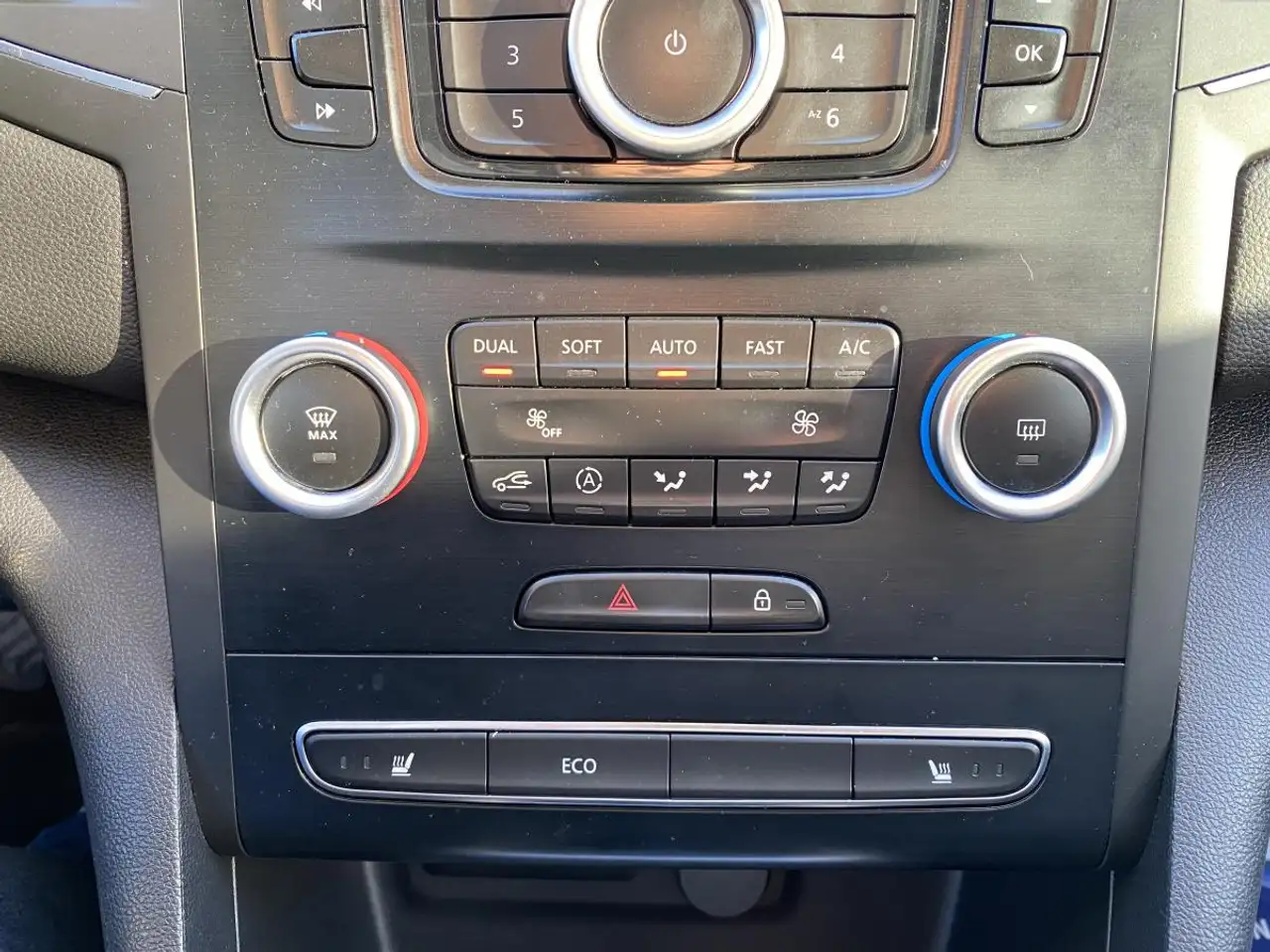 Renault Megane Berline — photo 13