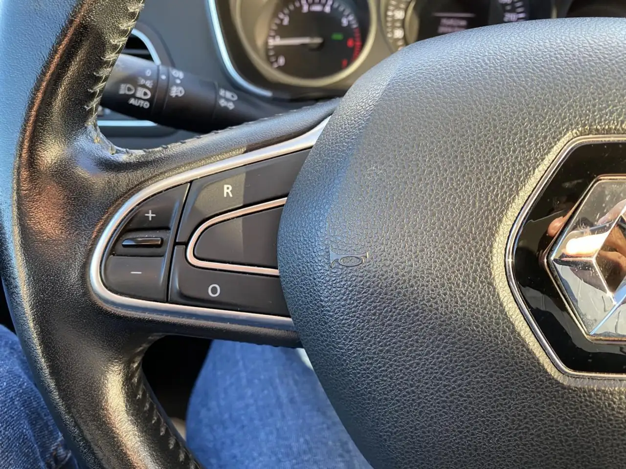 Renault Megane Berline — photo 25