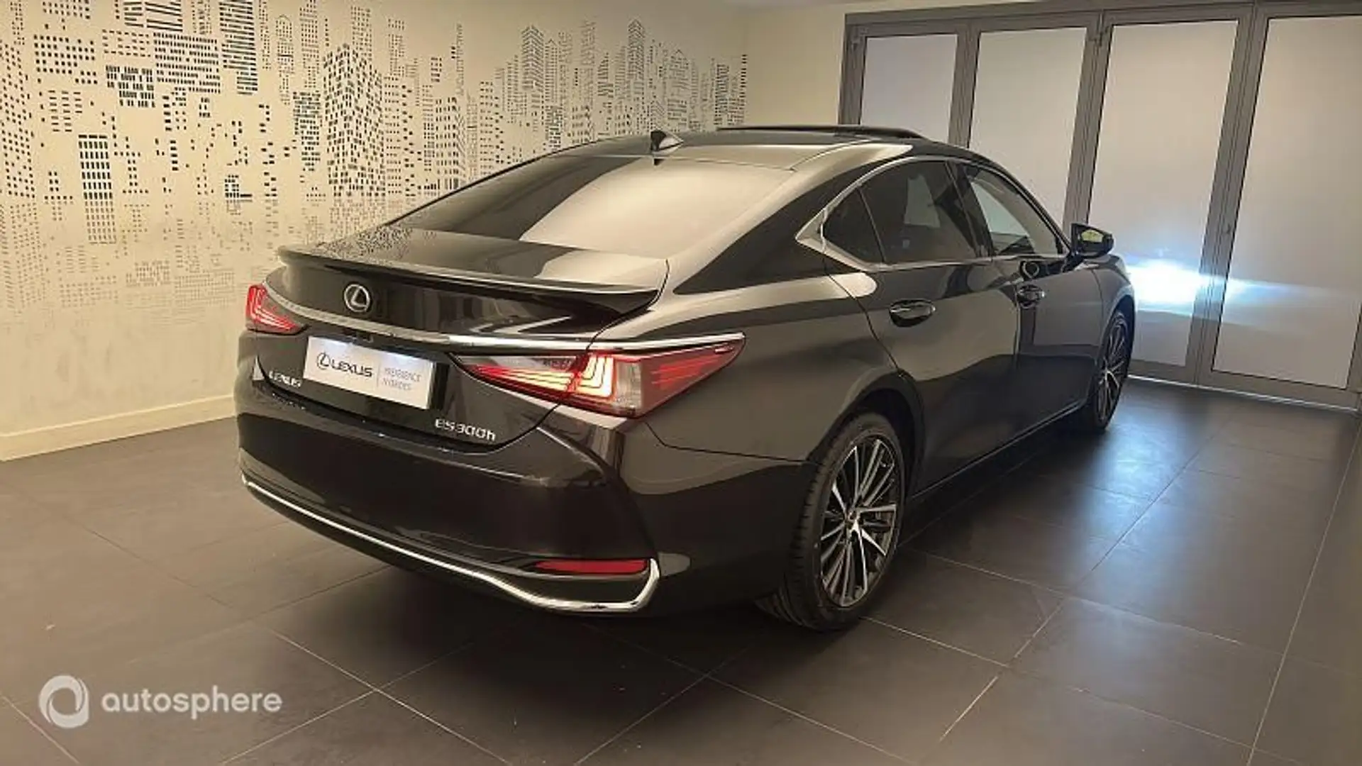 Lexus ES 300 300h Luxe MY23 - 2