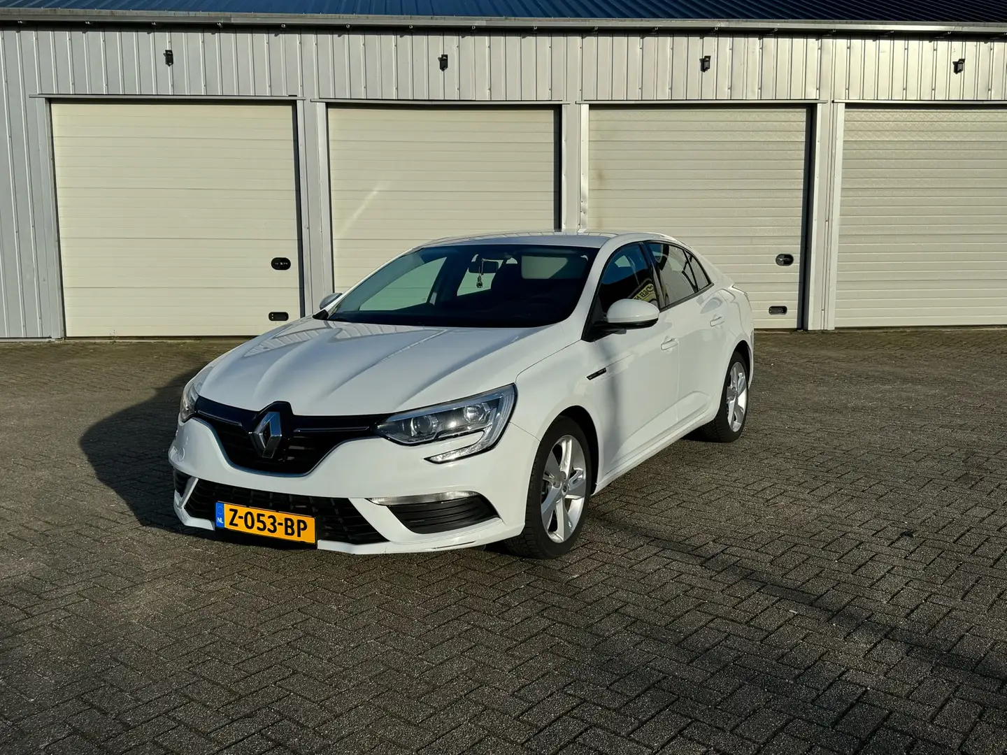 Renault Megane Sedan 1.6 benzine 2018 Wit - 1