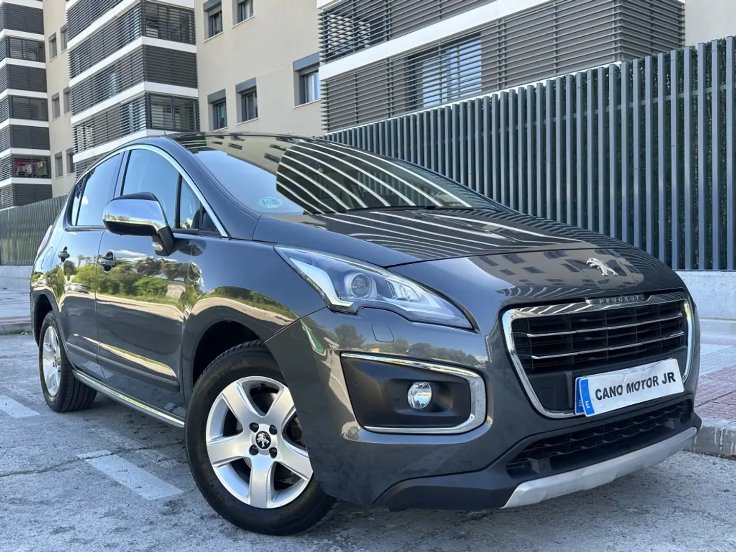 Peugeot 3008 1.6 THP Alllure 155 Grijs - 1
