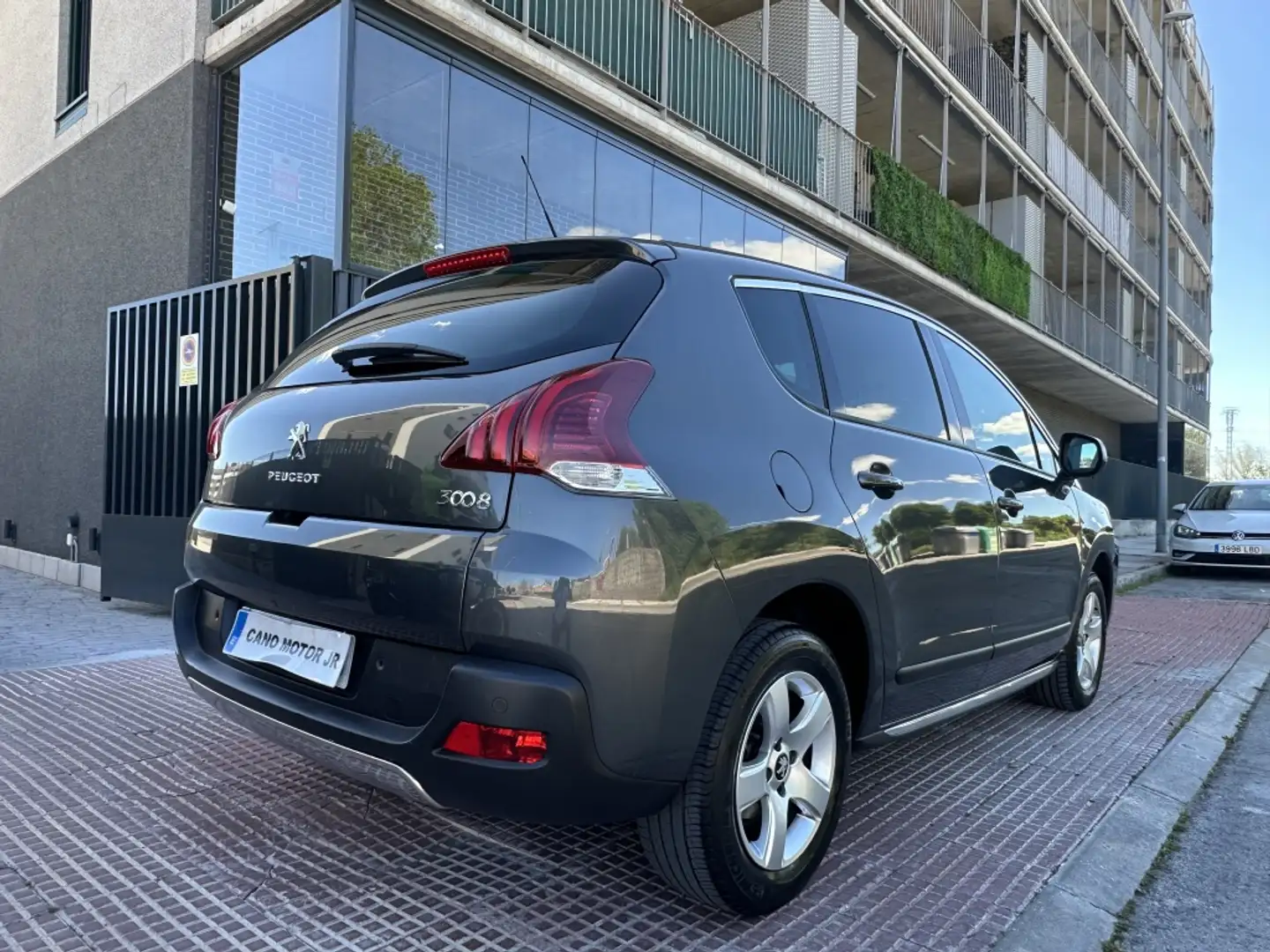 Peugeot 3008 1.6 THP Alllure 155 Grijs - 2