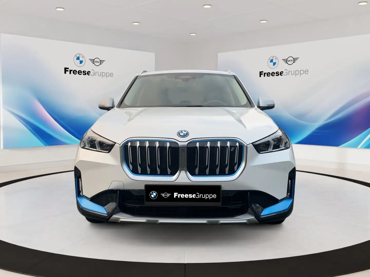 BMW iX1 xDrive30 xLine xLine | STANDHZ RFK HIFI LED Weiß - 2