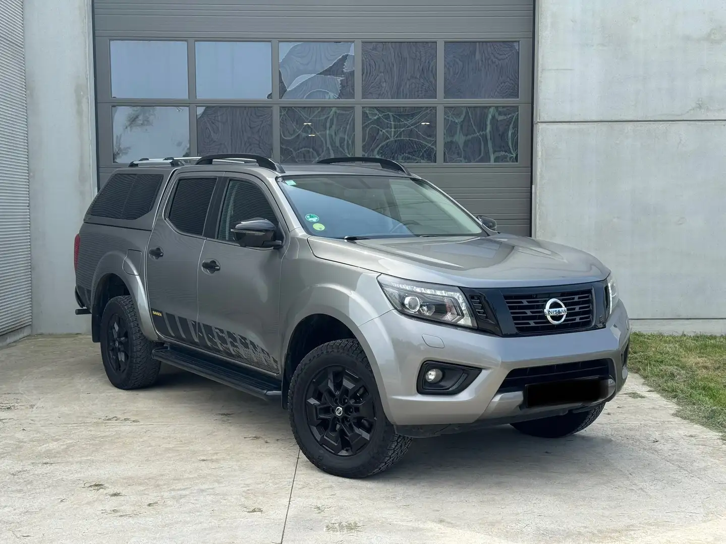 Nissan Navara 190 PK /4WD /AUT/ 1e eigenaar Бежевый - 1