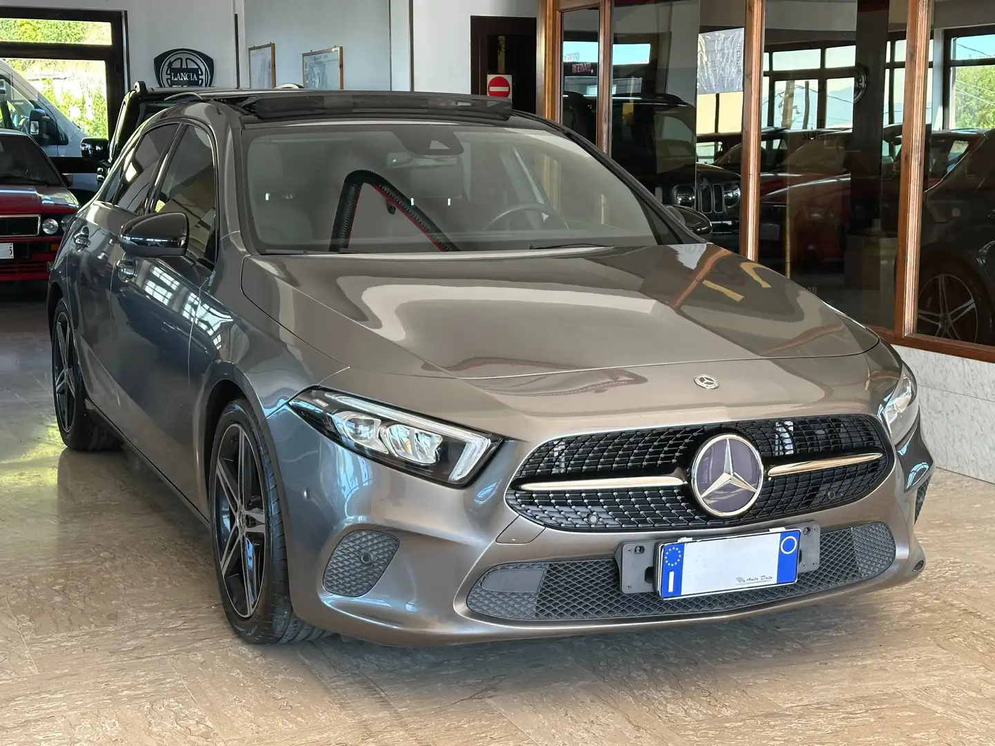 Mercedes-Benz A 180 D 116 cv. Automatic SPORT (Tetto panoramico) Grigio - 2