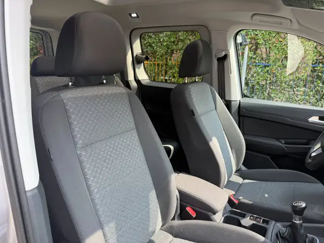 Ford Tourneo view 29