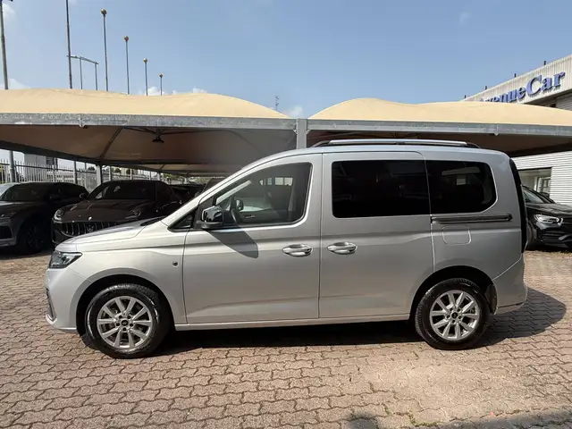 Ford Tourneo view 8