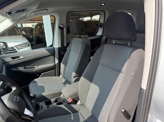 Ford Tourneo view 28