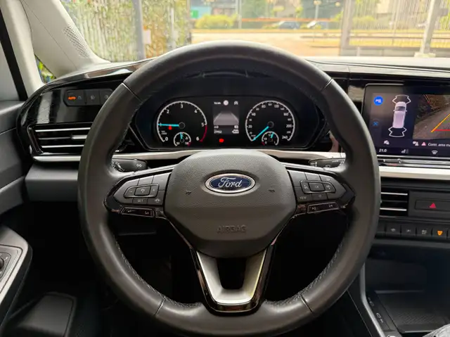 Ford Tourneo view 13