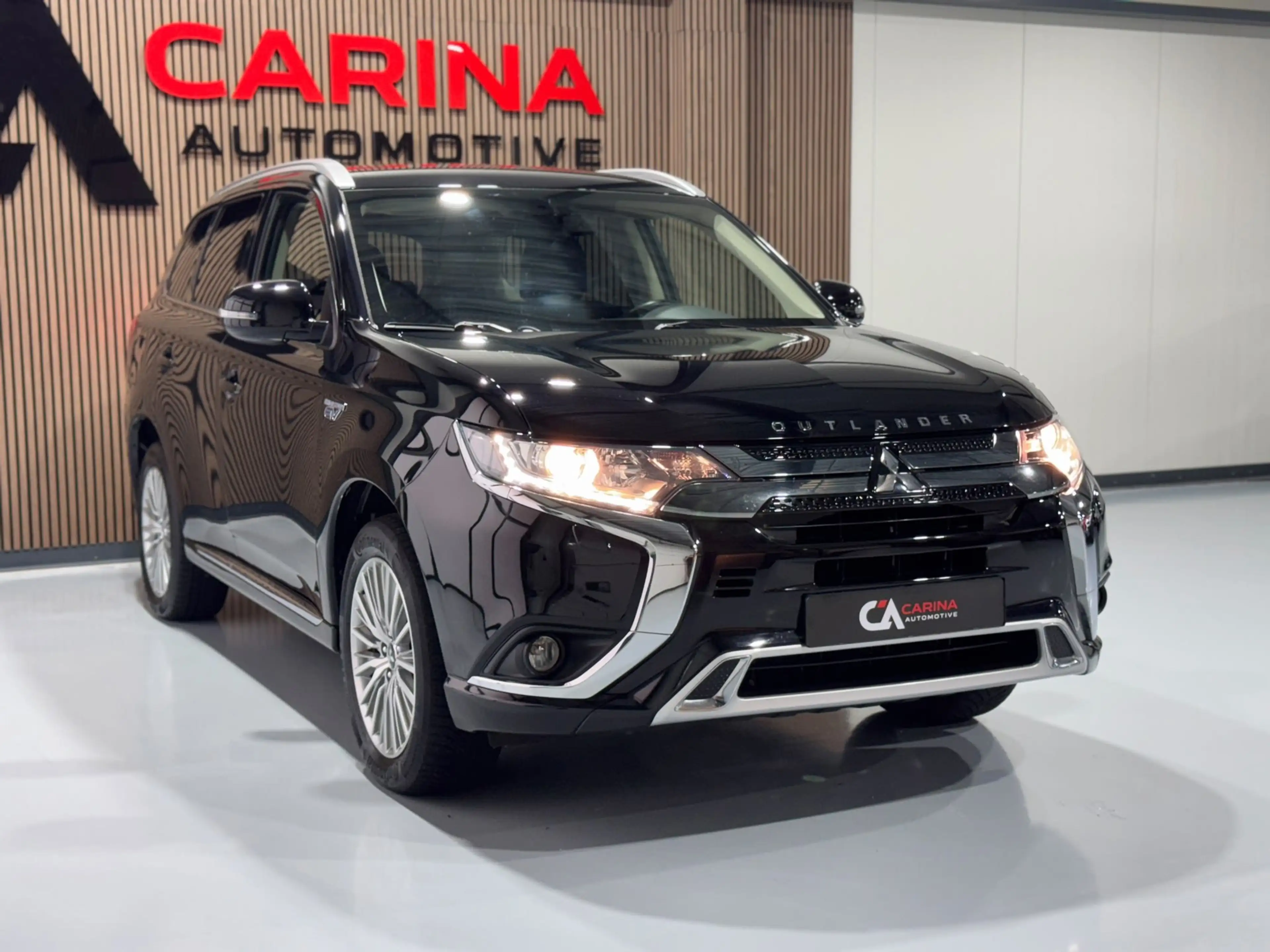 Mitsubishi Outlander 2.4 PHEV Intense+ / Cruise Control / Start Stop / — photo 10
