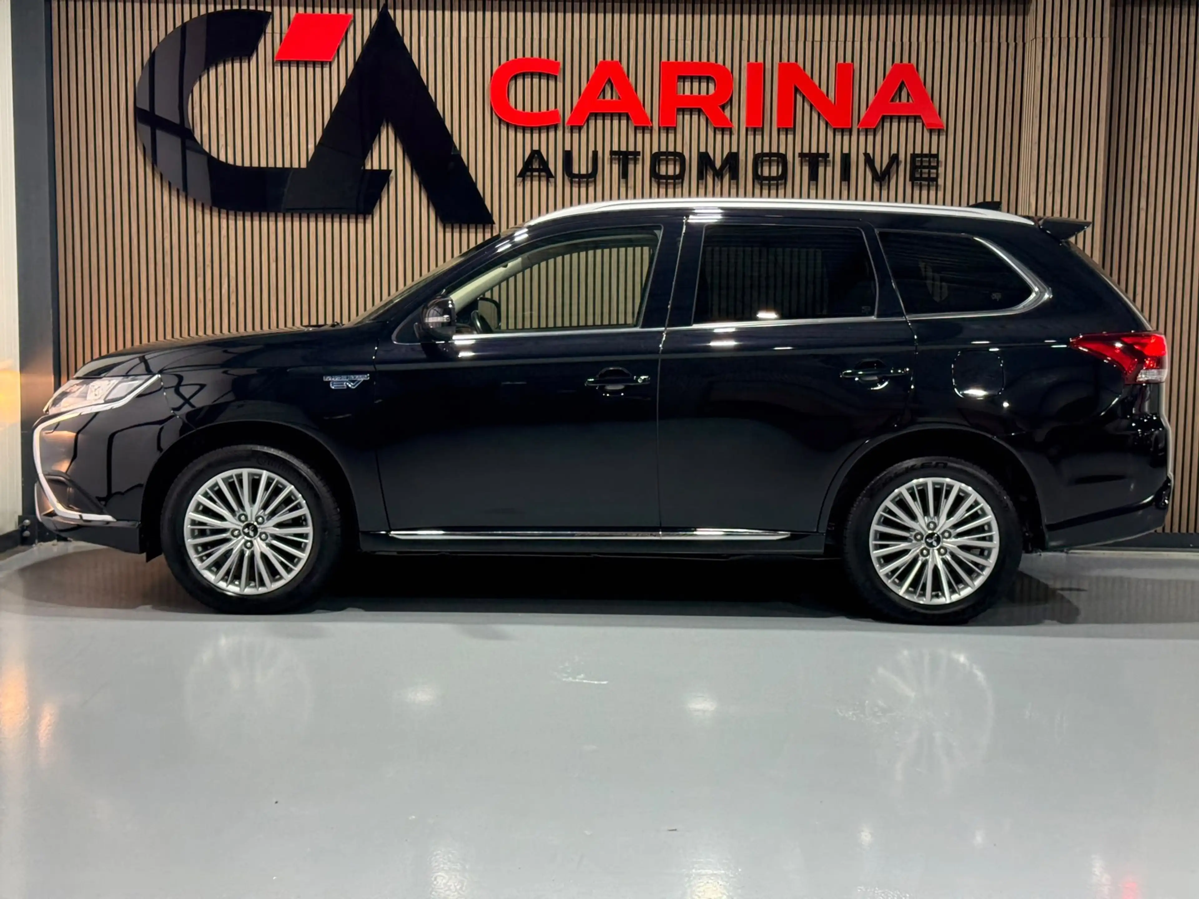Mitsubishi Outlander 2.4 PHEV Intense+ / Cruise Control / Start Stop / — photo 4