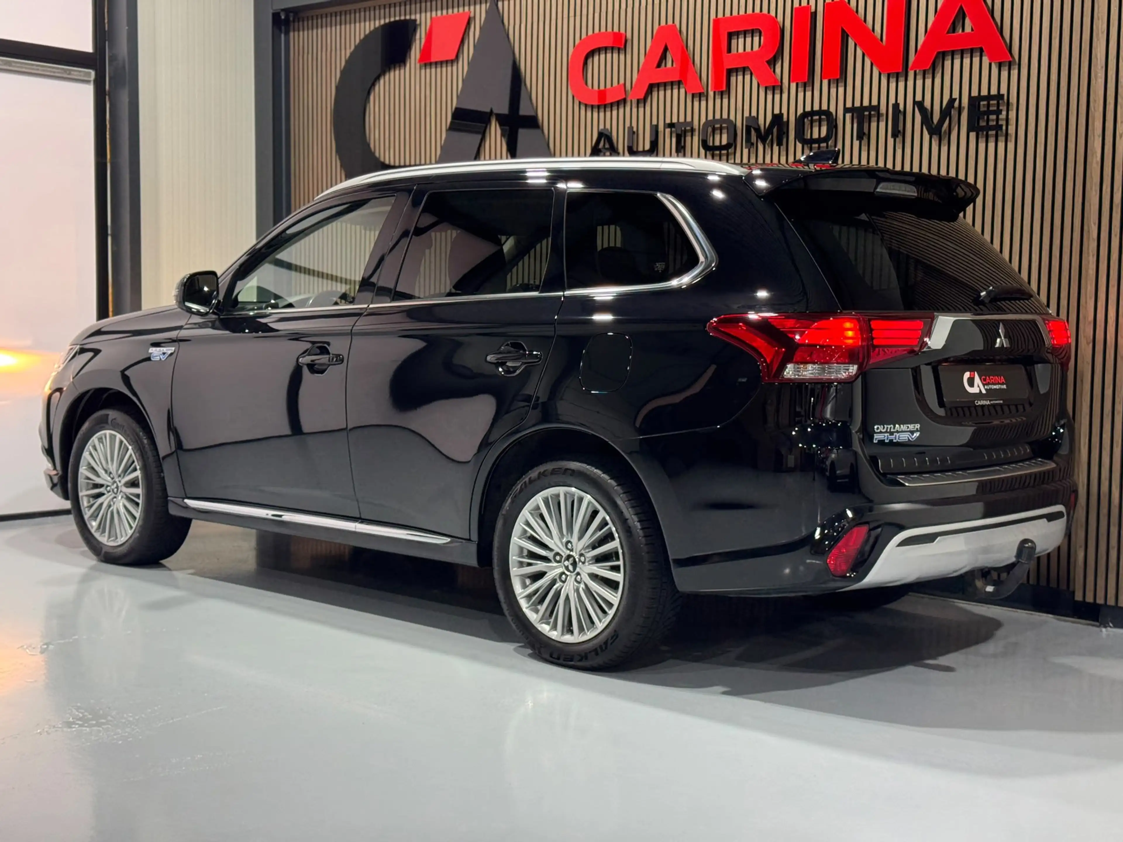 Mitsubishi Outlander 2.4 PHEV Intense+ / Cruise Control / Start Stop / — photo 3