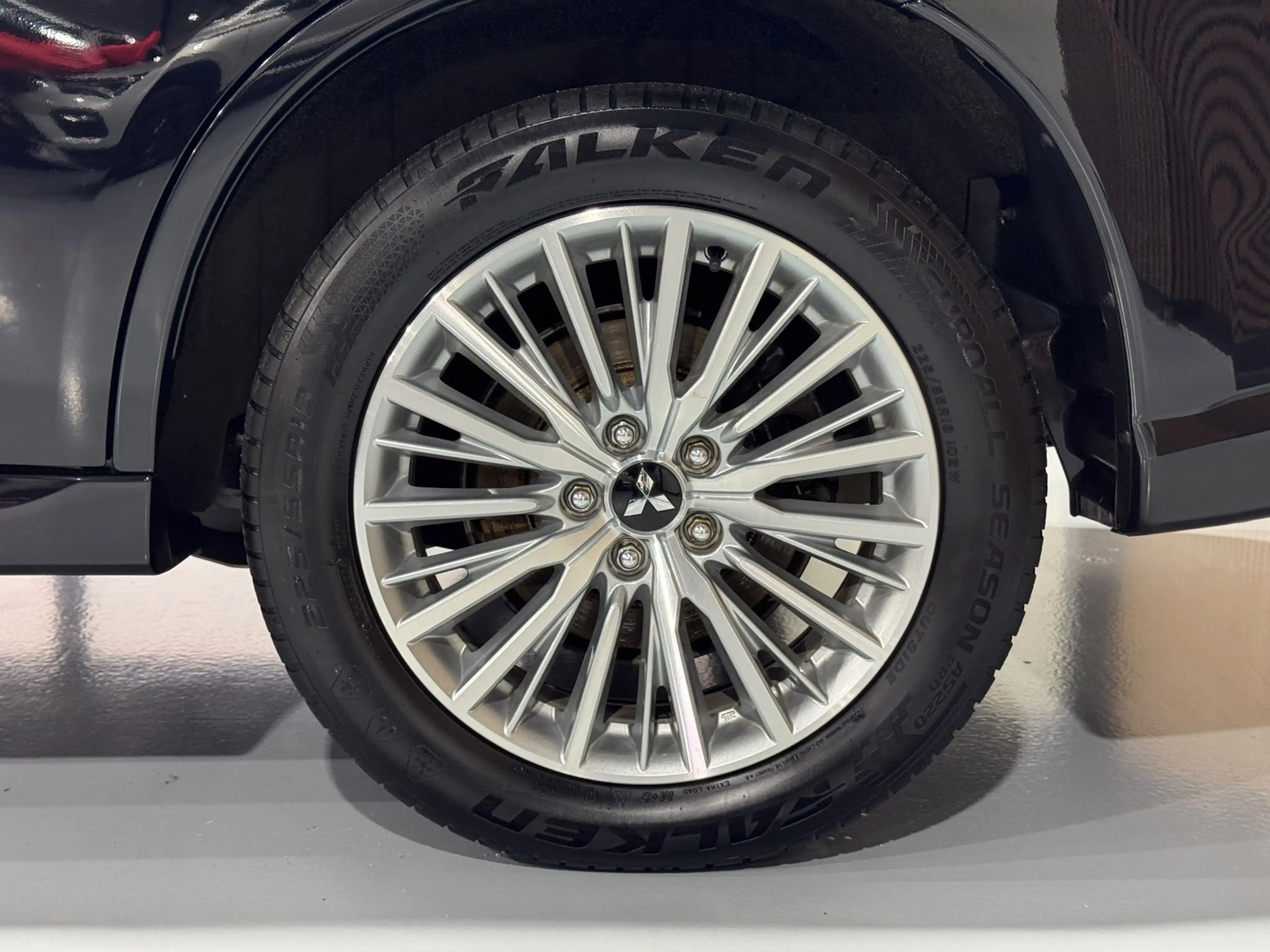 Mitsubishi Outlander 2.4 PHEV Intense+ / Cruise Control / Start Stop / — photo 5