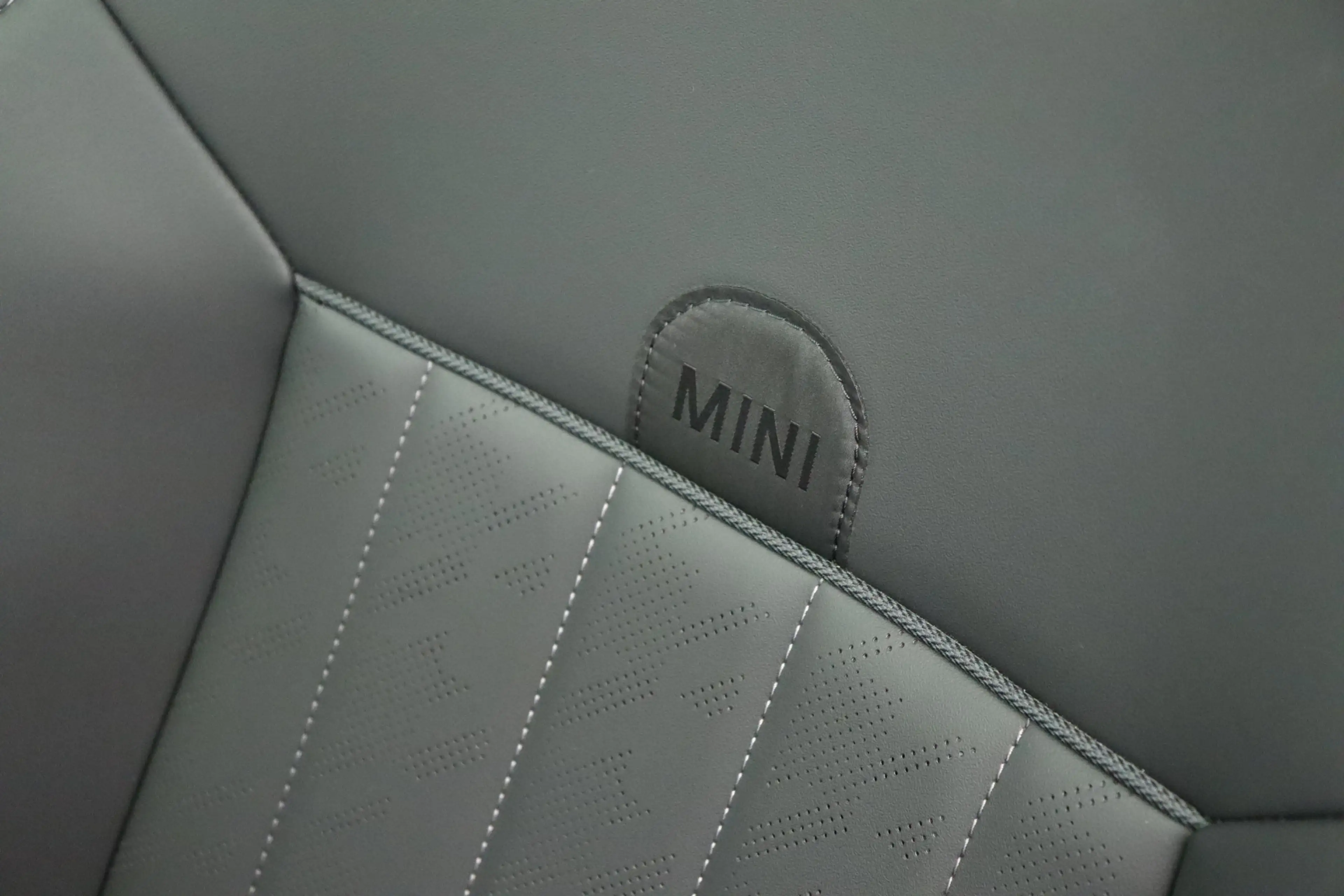 MINI Cooper C Hatchback Automaat / JCW / Pakket M / JCW / Pakket — photo 10