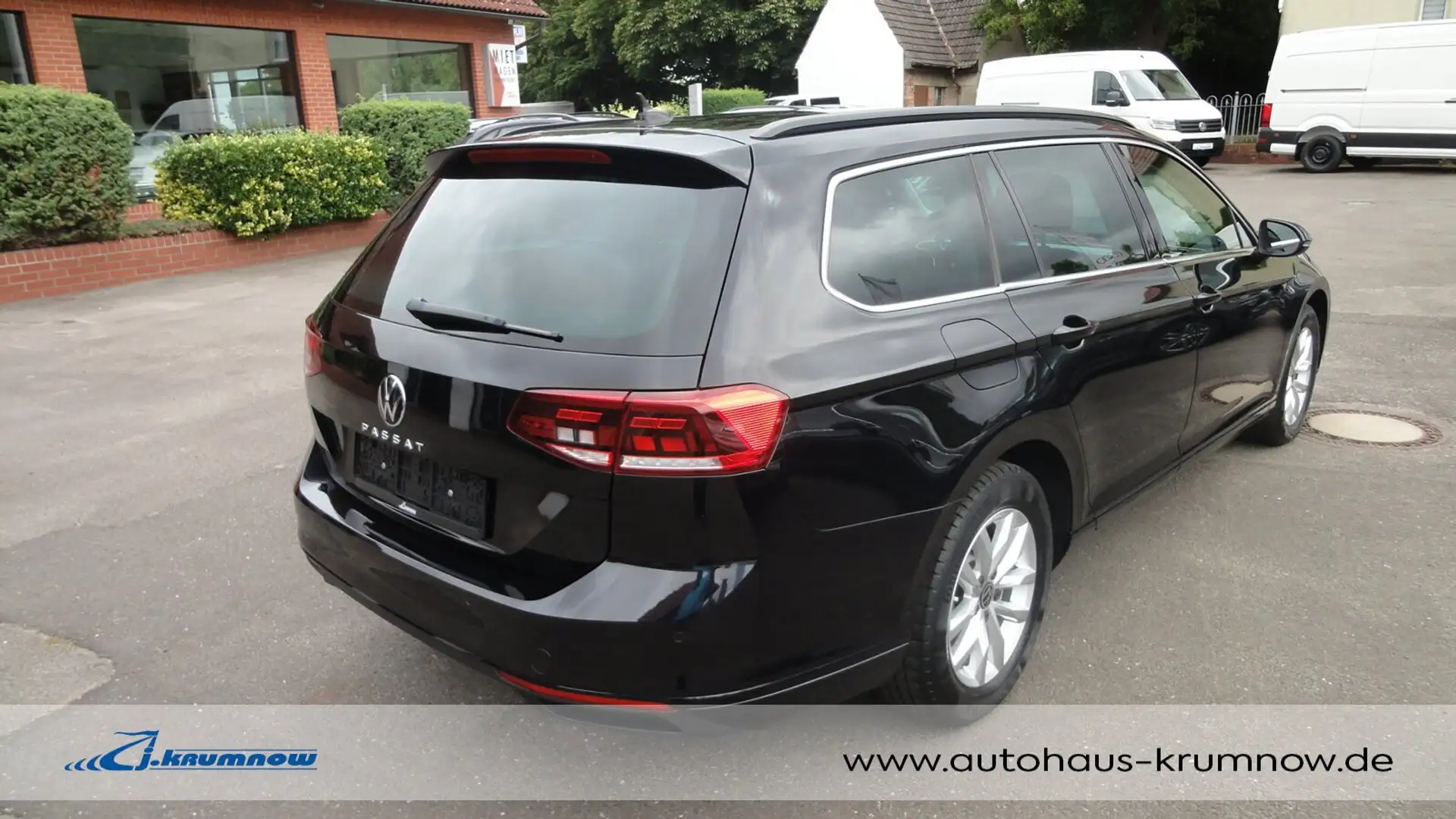 Volkswagen Passat Passat Variant Business 1.5 TSI OPF DSG Navi+AHK Schwarz - 2