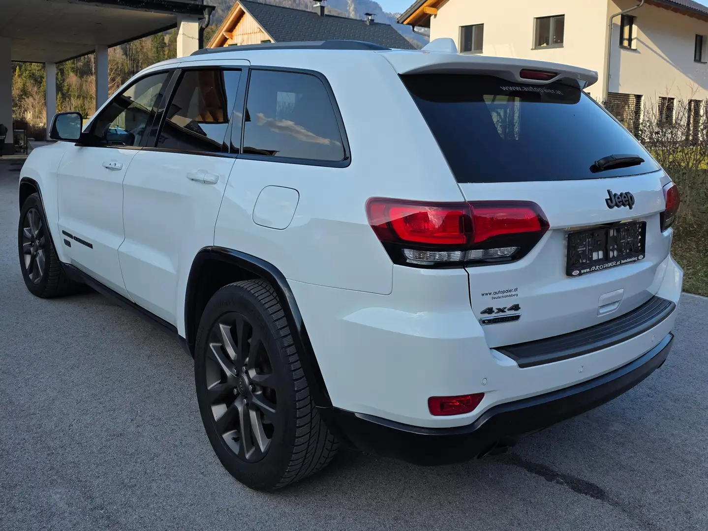 Jeep Grand Cherokee Grand Cherokee 3,0 V6 CRD 75th Anniversary 75th Anniversary Weiß - 2