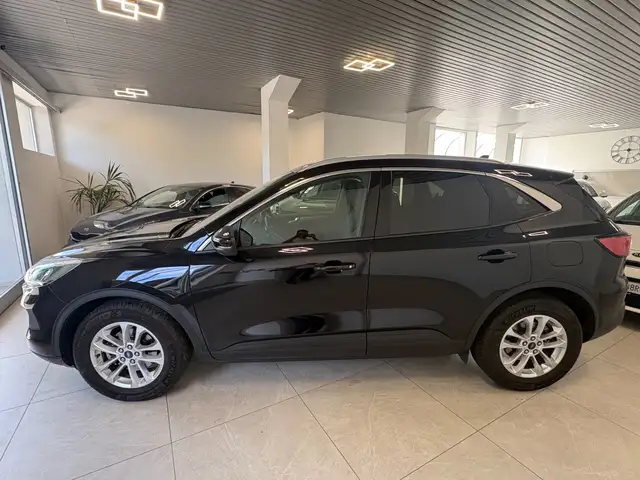 Ford Kuga view 3