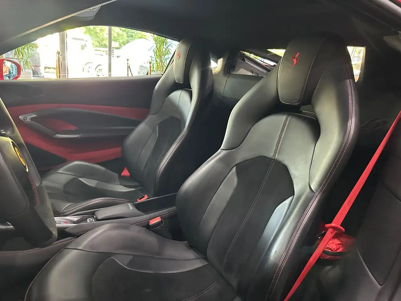 FERRARI F8 TRIBUTO COUPÉ - 721ch - VOLANT EN CUIR - PACK SPORT