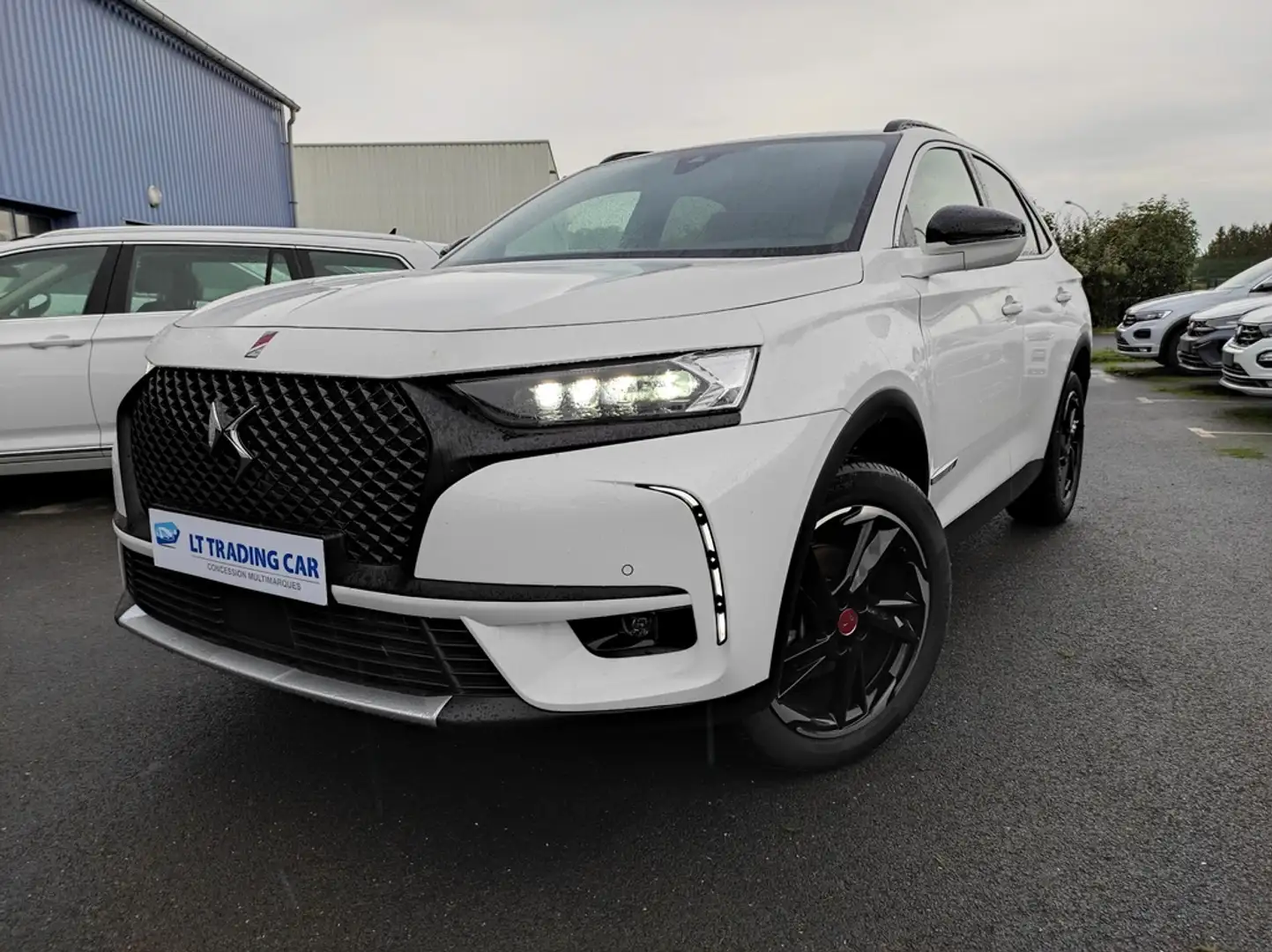 DS Automobiles DS 7 Crossback BlueHDi 130 EAT8 Performance Line Weiß - 2