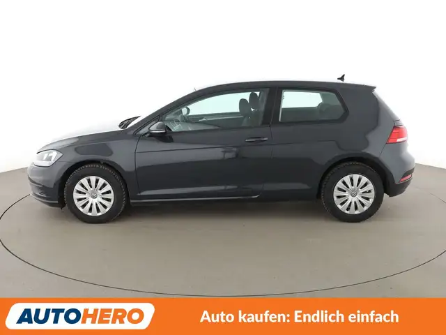 Volkswagen Golf view 3