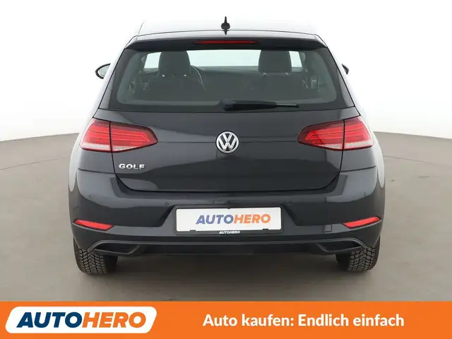Volkswagen Golf view 5