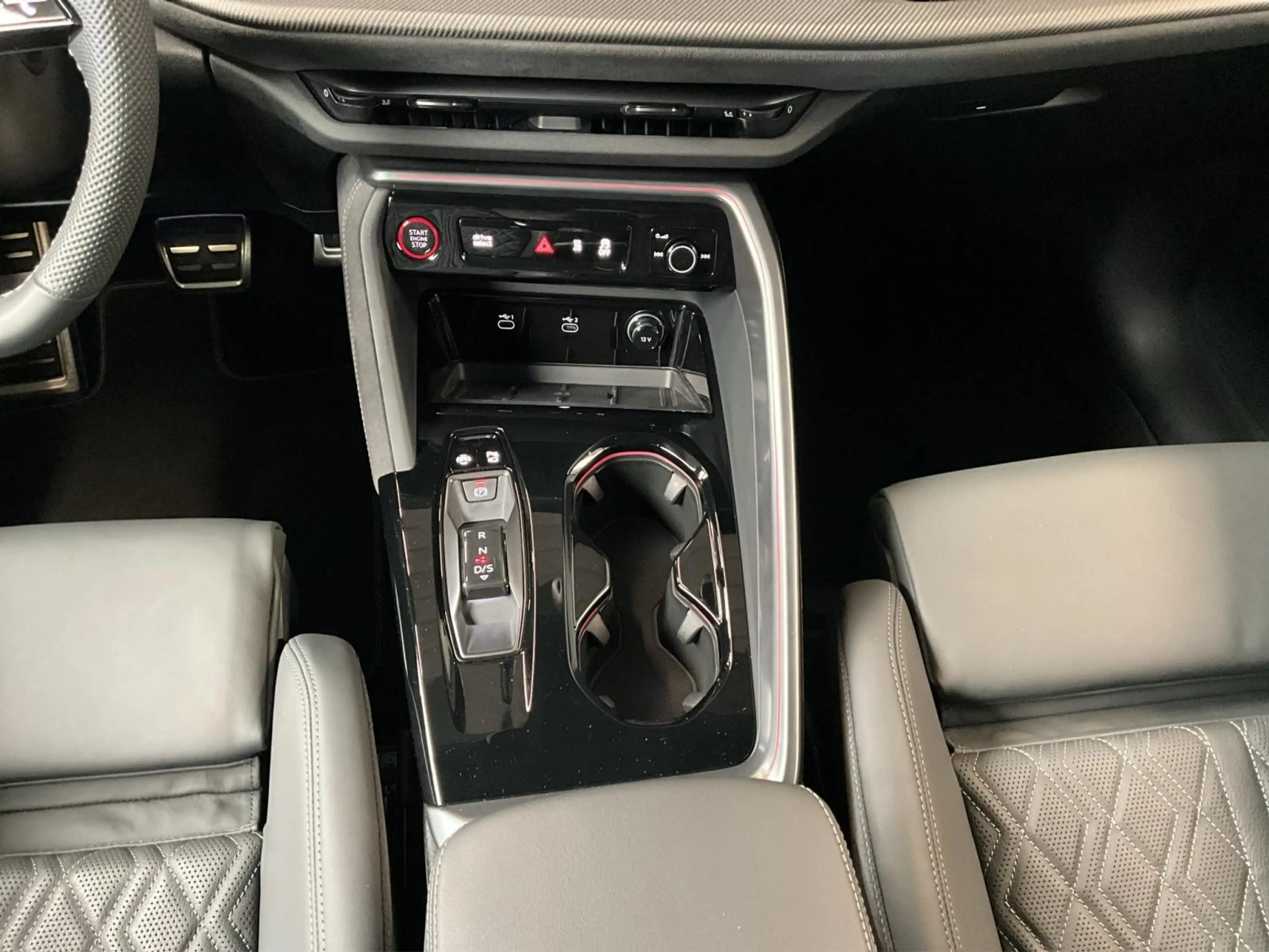 Audi SQ5 SB+Quattro+S-Tronic+Pano+Luft.+AHK — photo 12