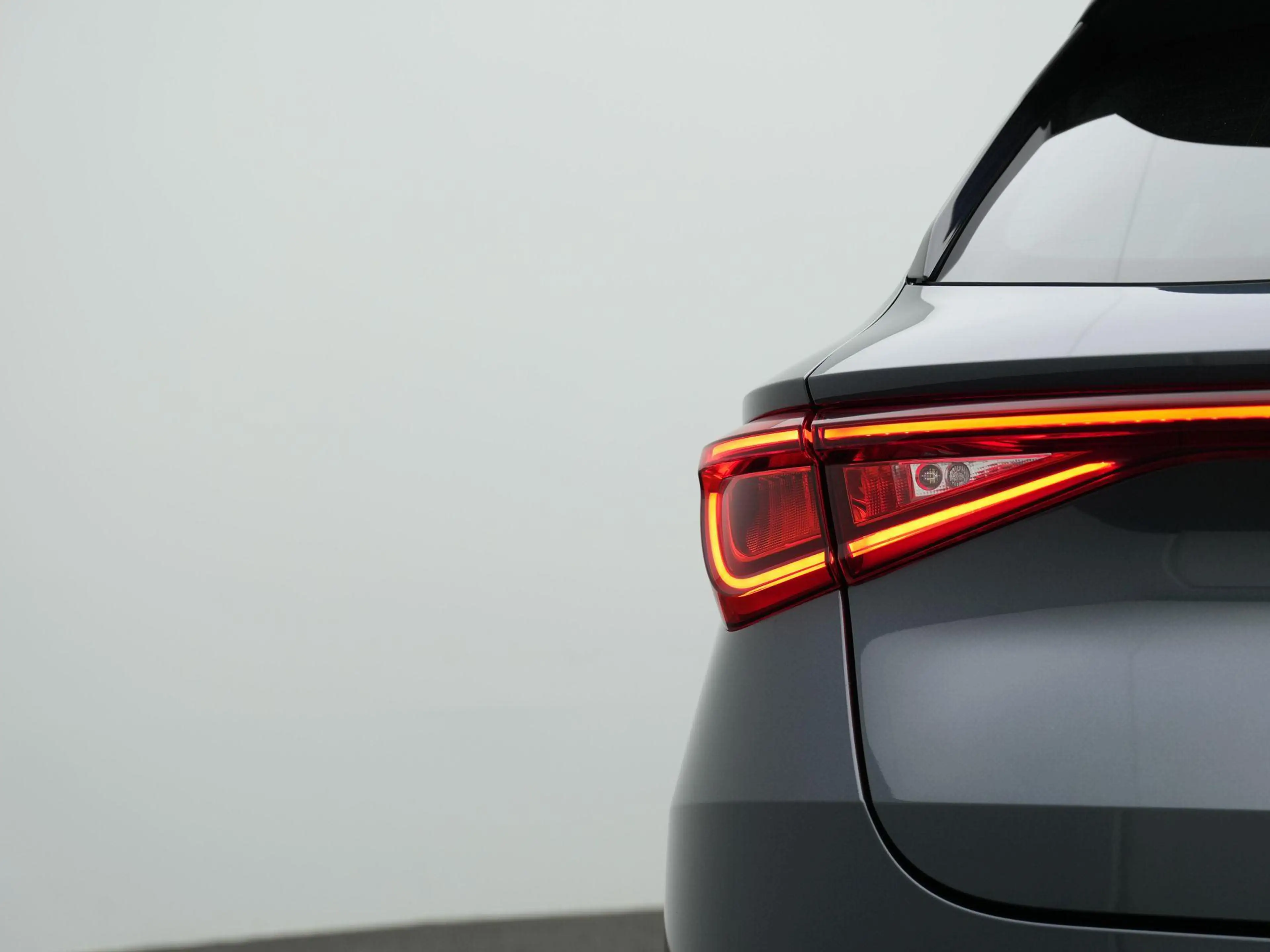 SEAT Leon e-Hybrid Sportstourer 1.4 TSI 204 pk Xcellence | Achteruitr — photo 12