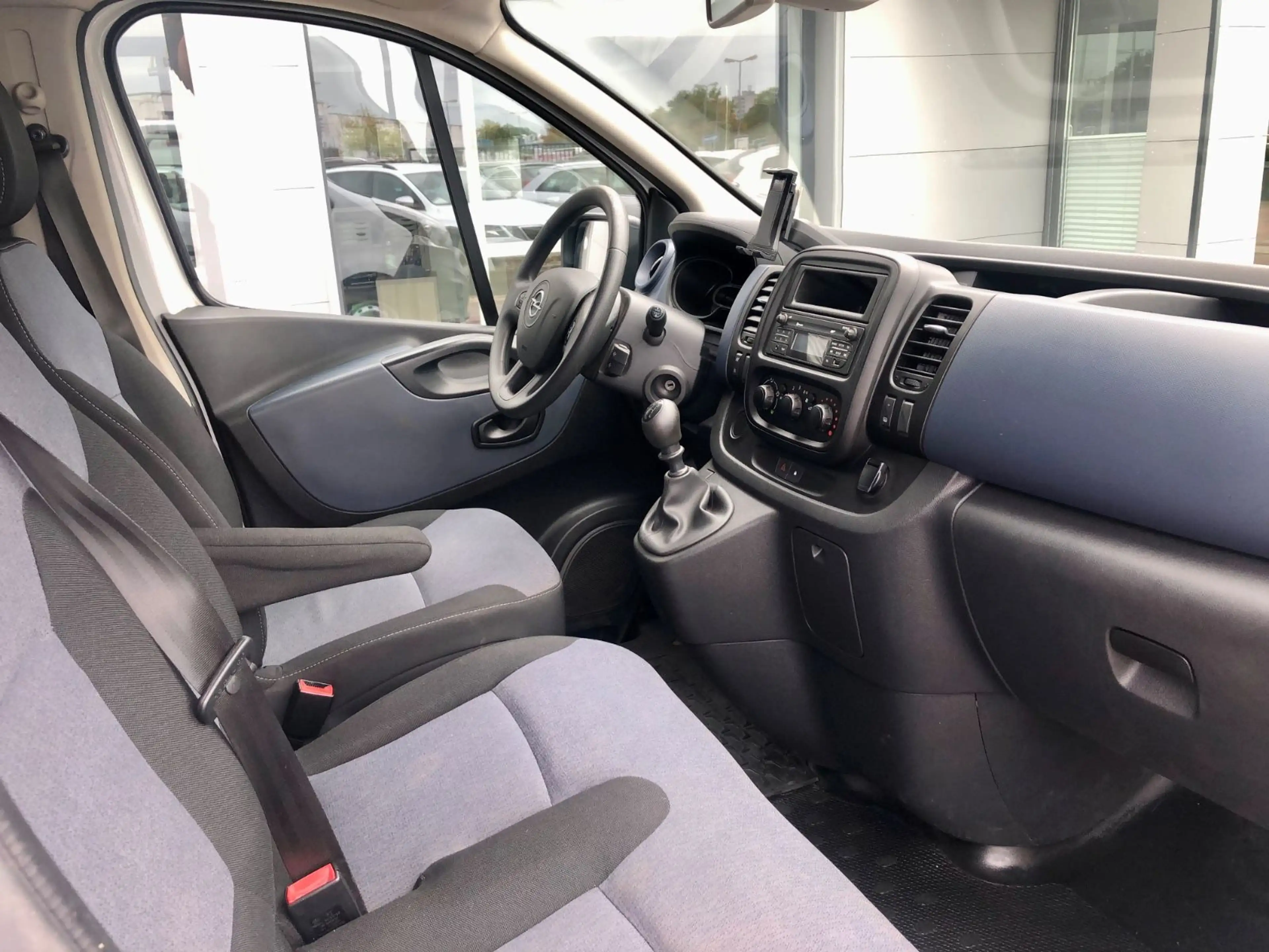 Opel Vivaro B Kasten/Kombi L1H1 2,7t 6 Sitze/Klima — photo 11