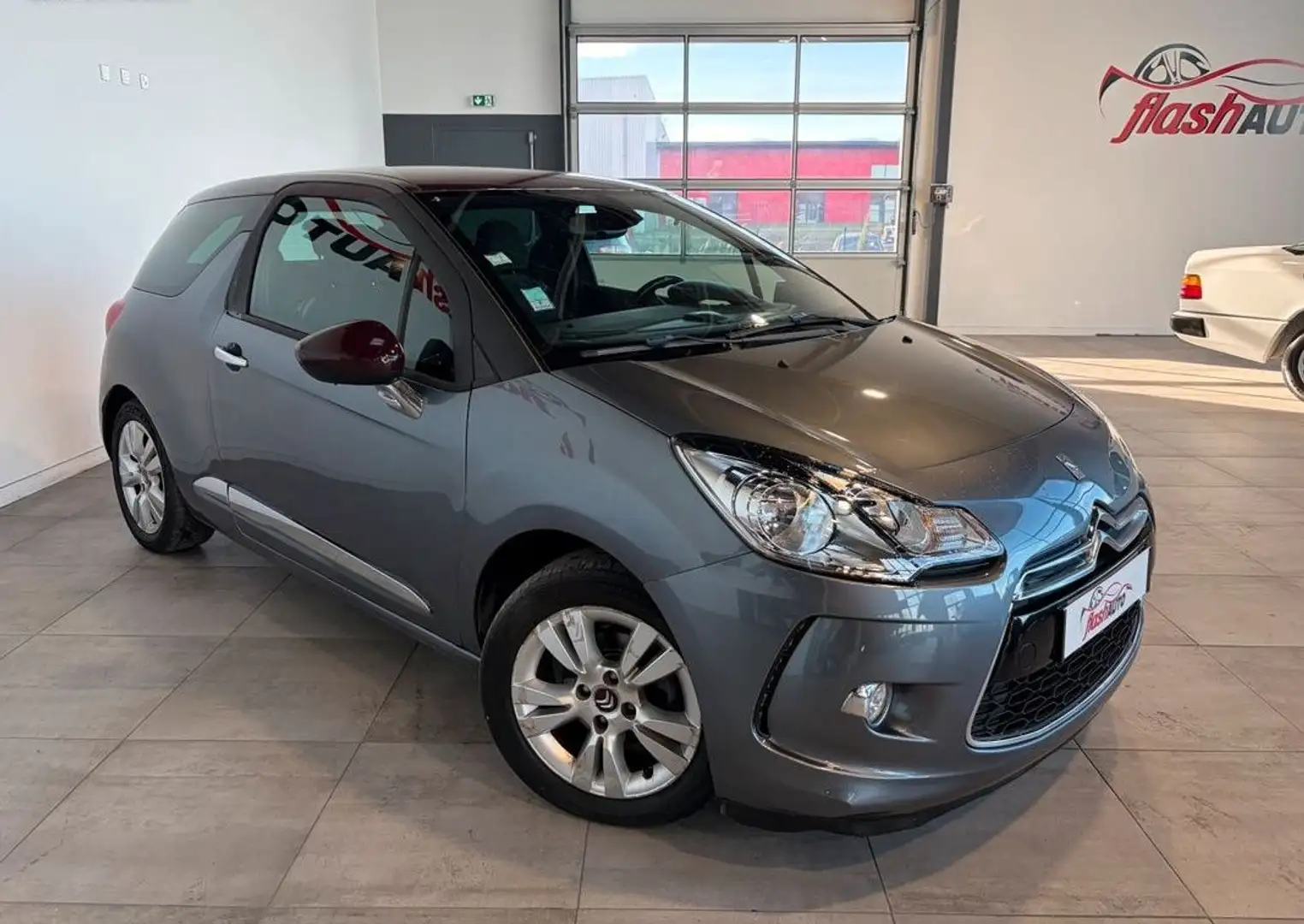 Citroen DS3 1.6 e-HDi Airdream 92cv-2011 Gris - 2