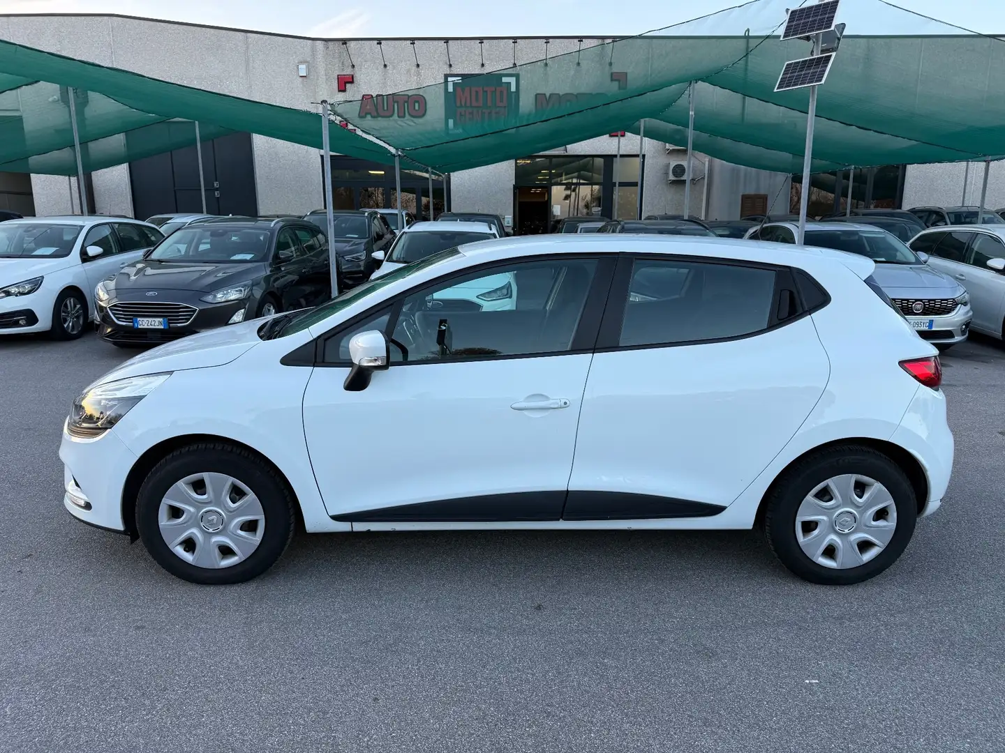 Renault Clio Clio dCi 8V 75CV Start&Stop 5 porte Energy Life Bianco - 2