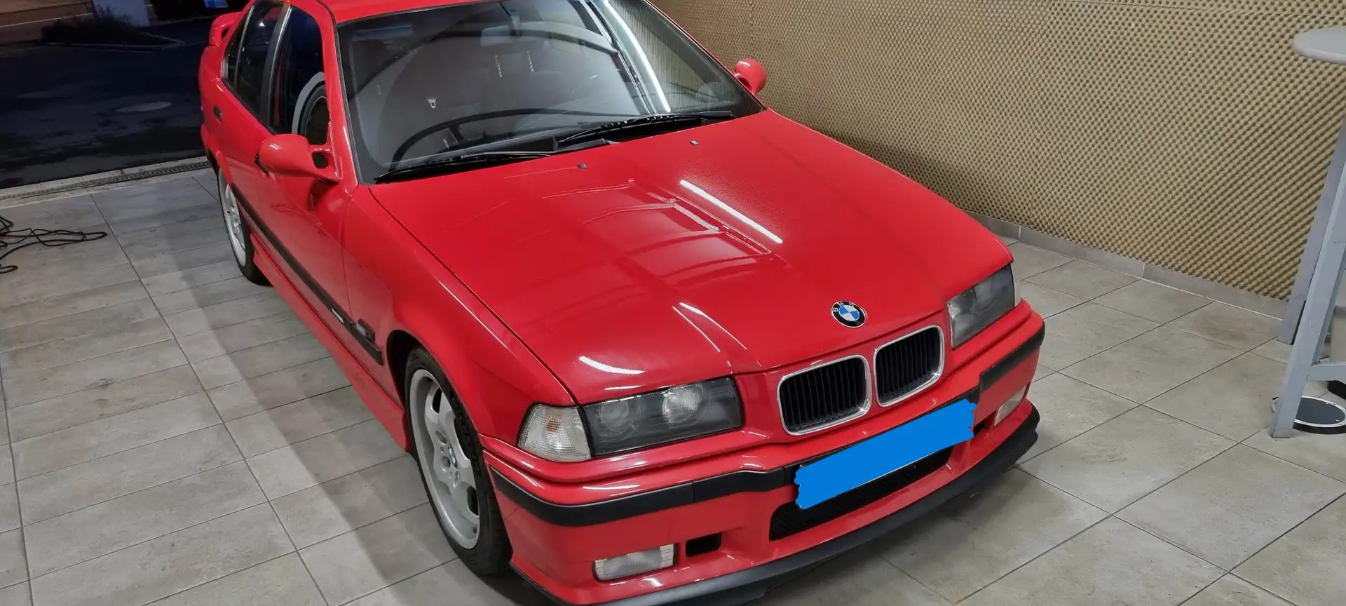 BMW 318 318is/4 Class II H-Kenzeichen Rouge - 1