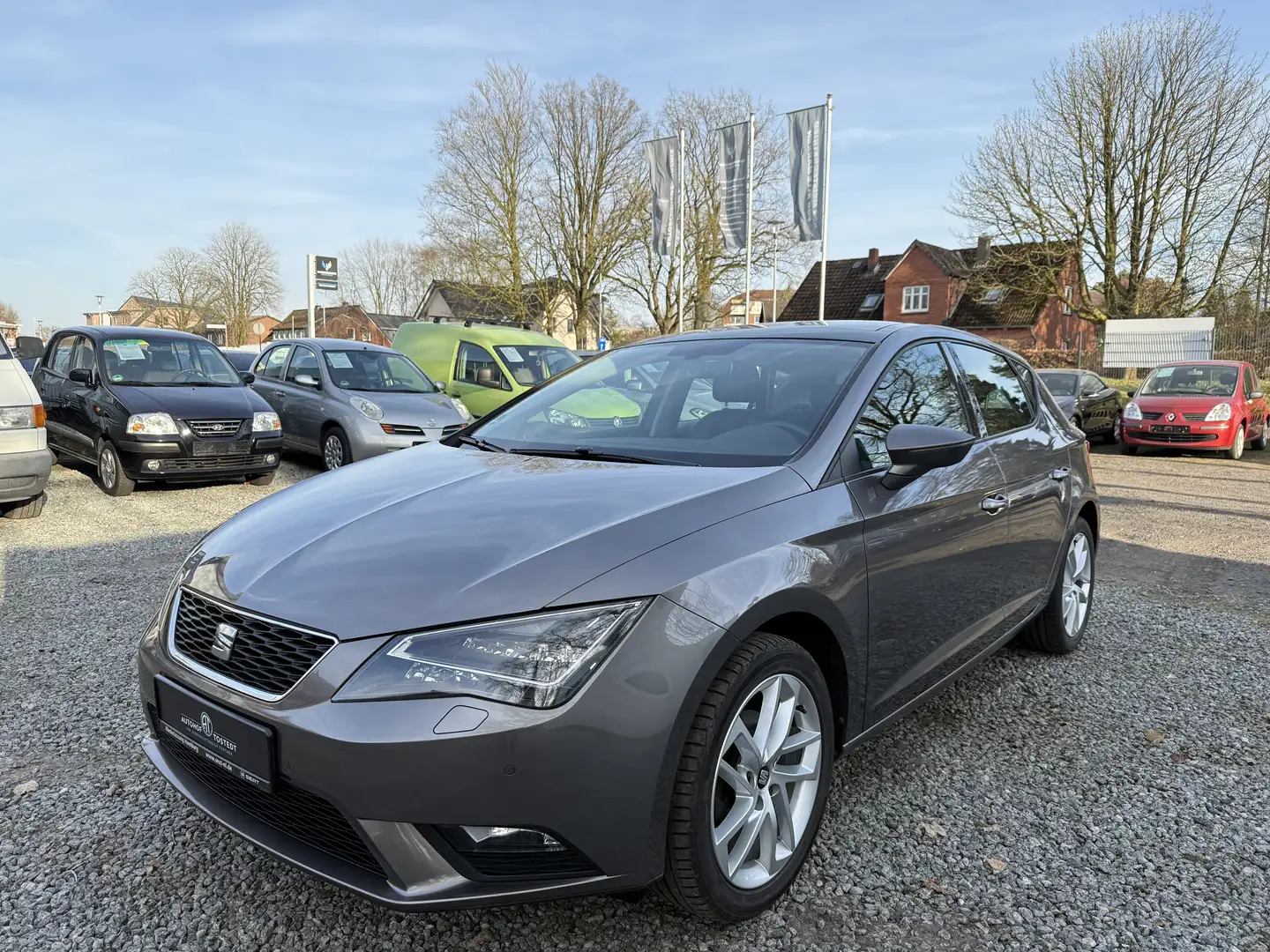 SEAT Leon Style 1.2 TSI*LED*Start&Stopp+Panorama*PDC Grau - 1