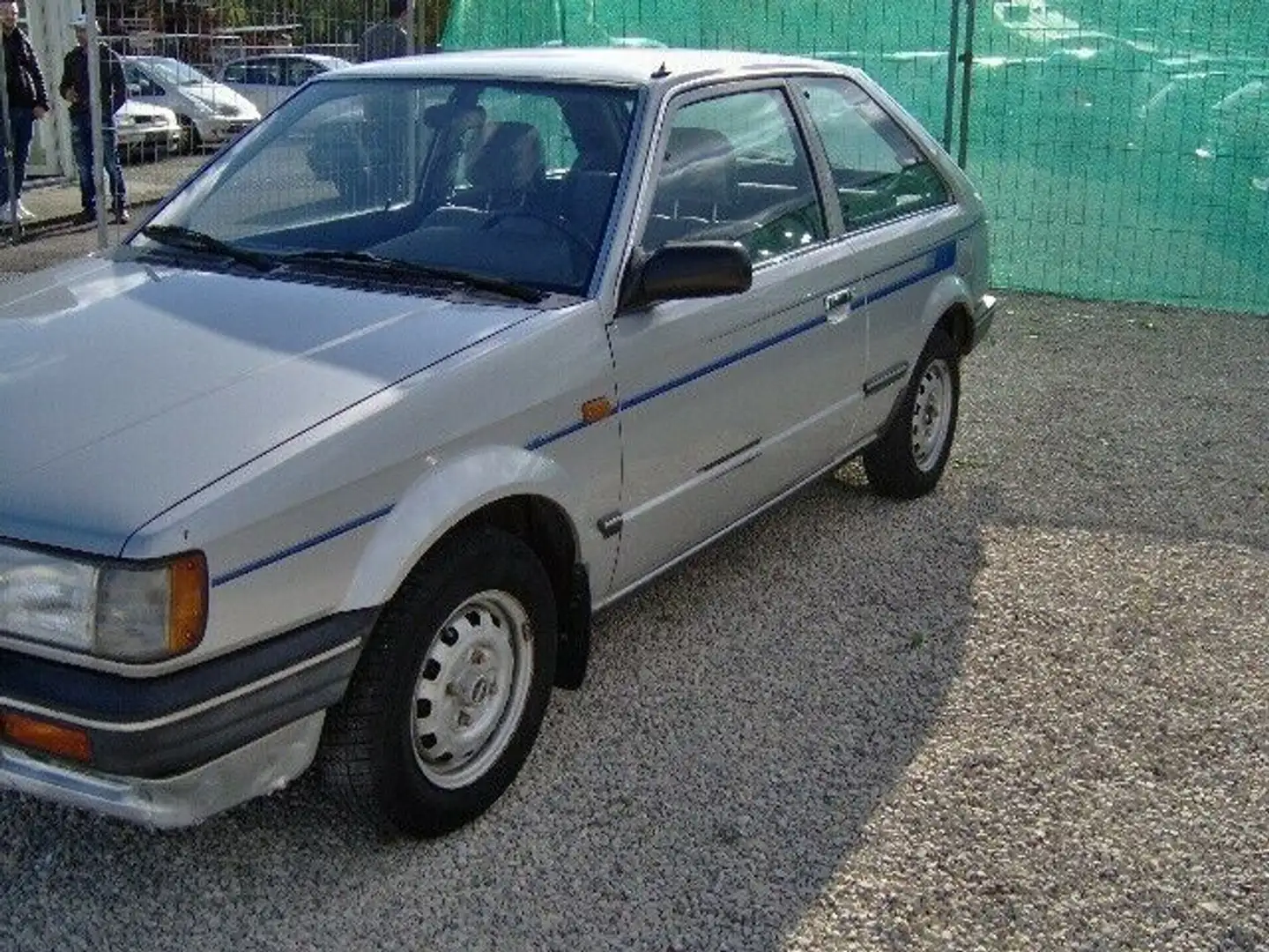 Mazda 323 7AUTOMATIK/ 1 HAND/52000 Km/ Stříbrná - 2