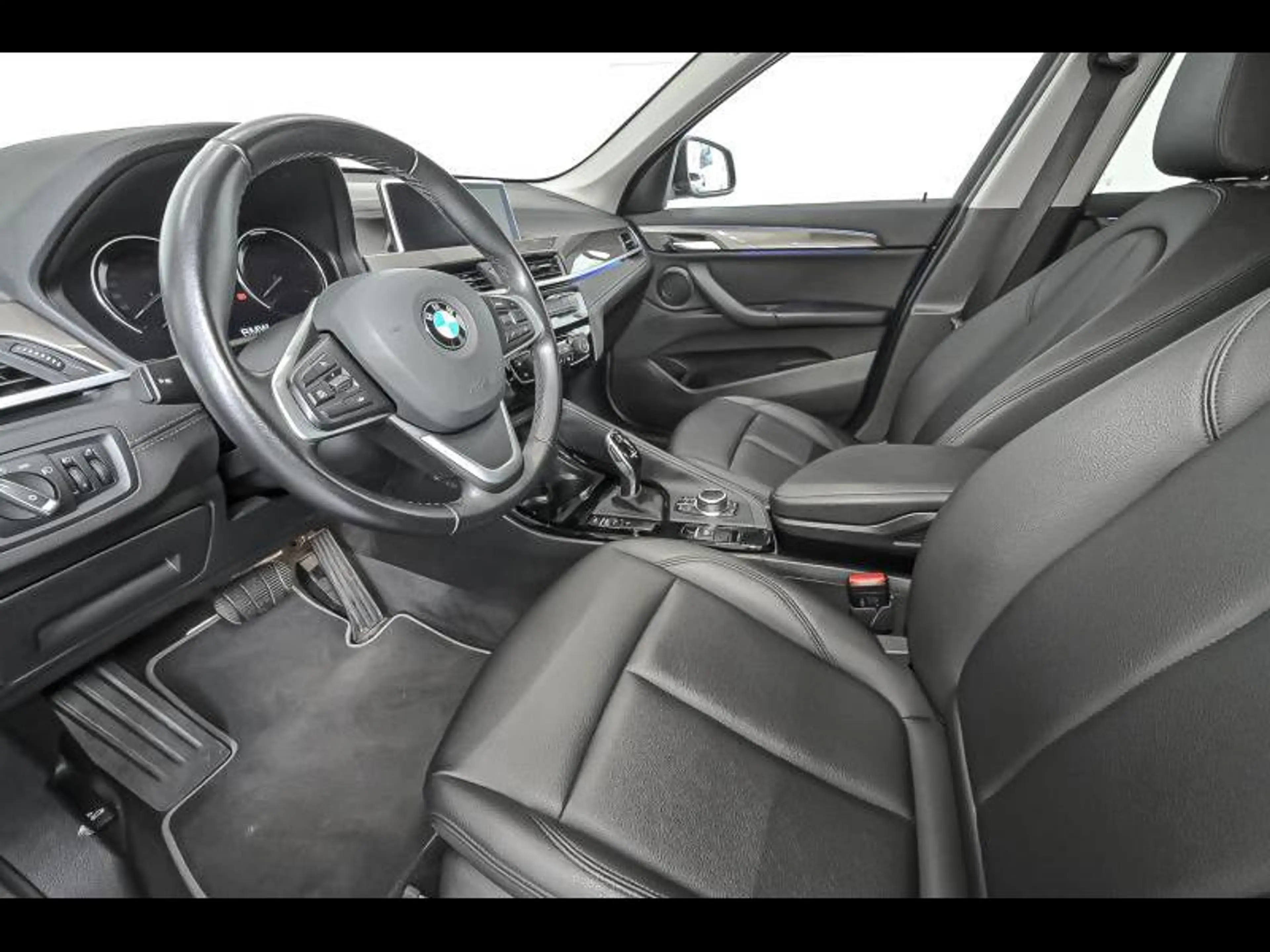 BMW X1 X1 sDrive18i - xLine — photo 6
