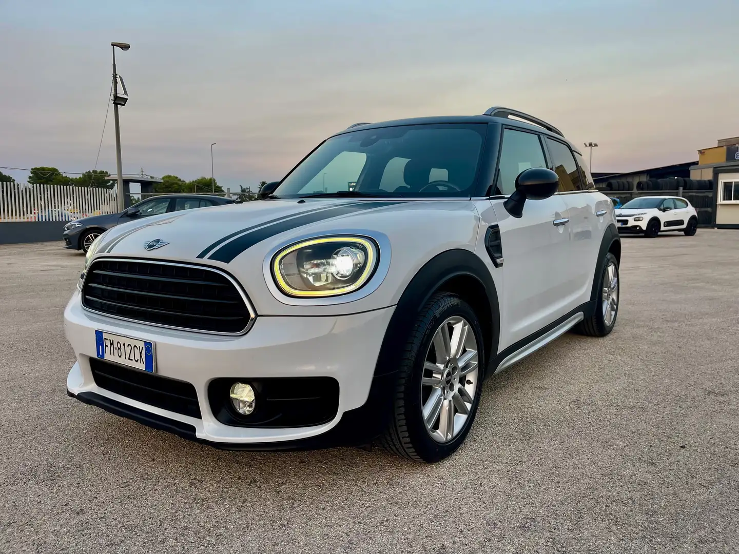 MINI Cooper D Countryman Mini Countryman F60 2017 2.0 Hype auto Blanc - 1