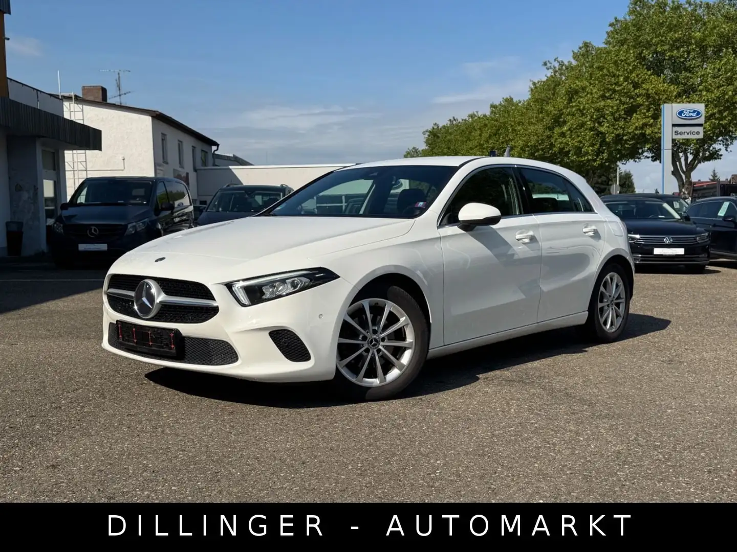 Mercedes-Benz A 180 Navi Klima PDC Tempomat Leder LED Shz DAB Weiß - 1