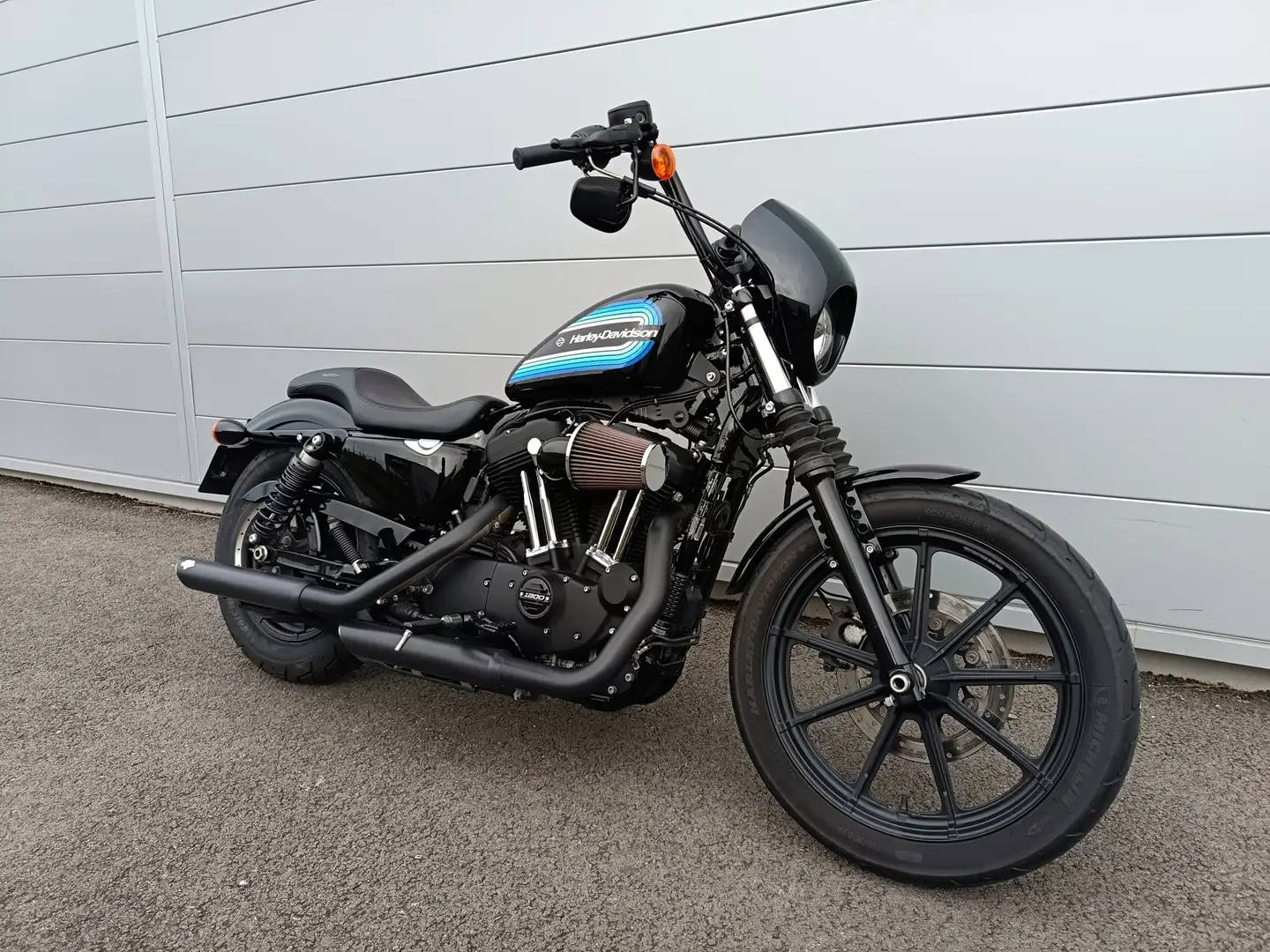 Harley-Davidson Sportster Negro - 1