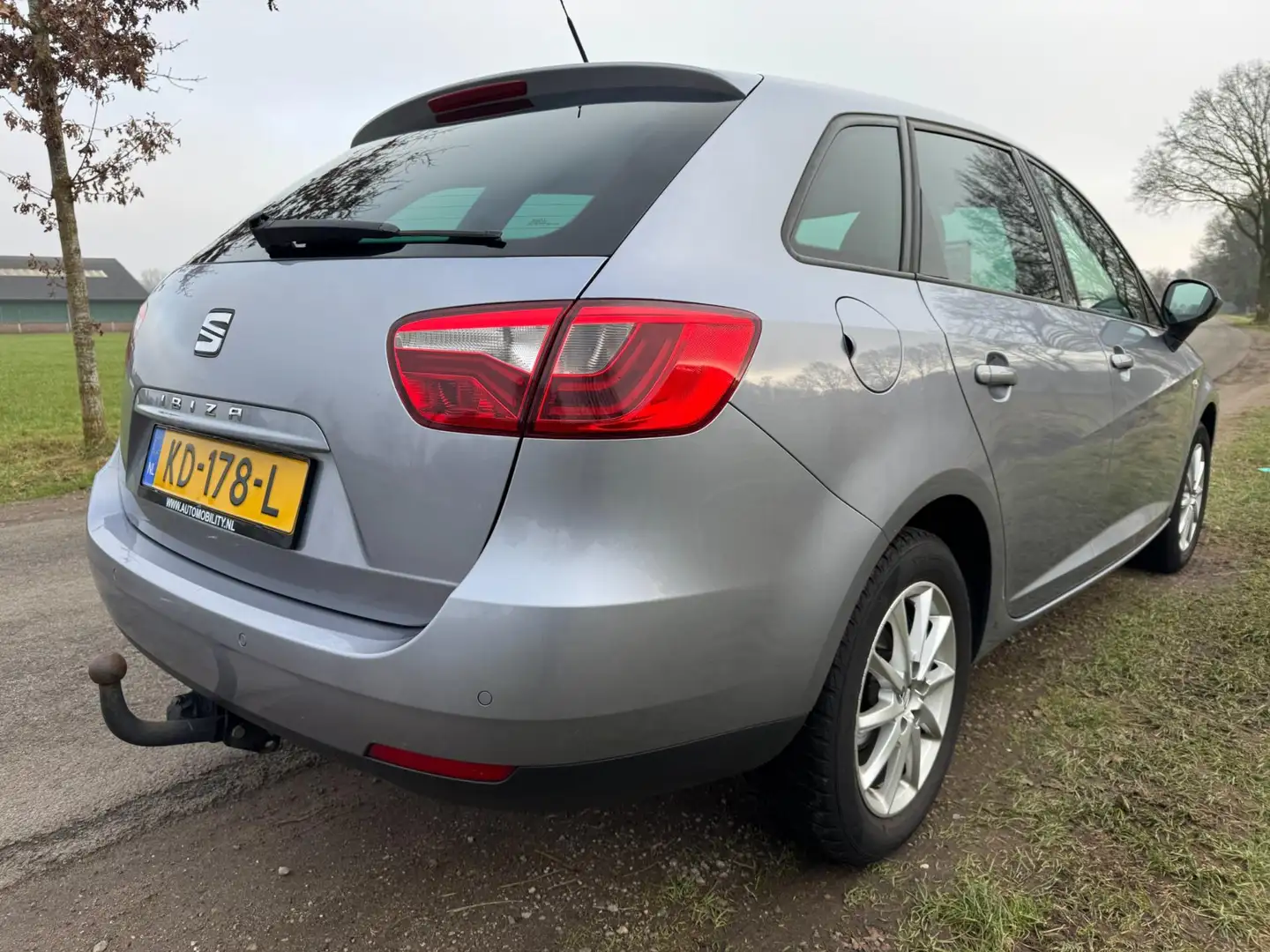 SEAT Ibiza ST 1.0 EcoTSI Style Connect top onderhouden met Ap Gris - 2