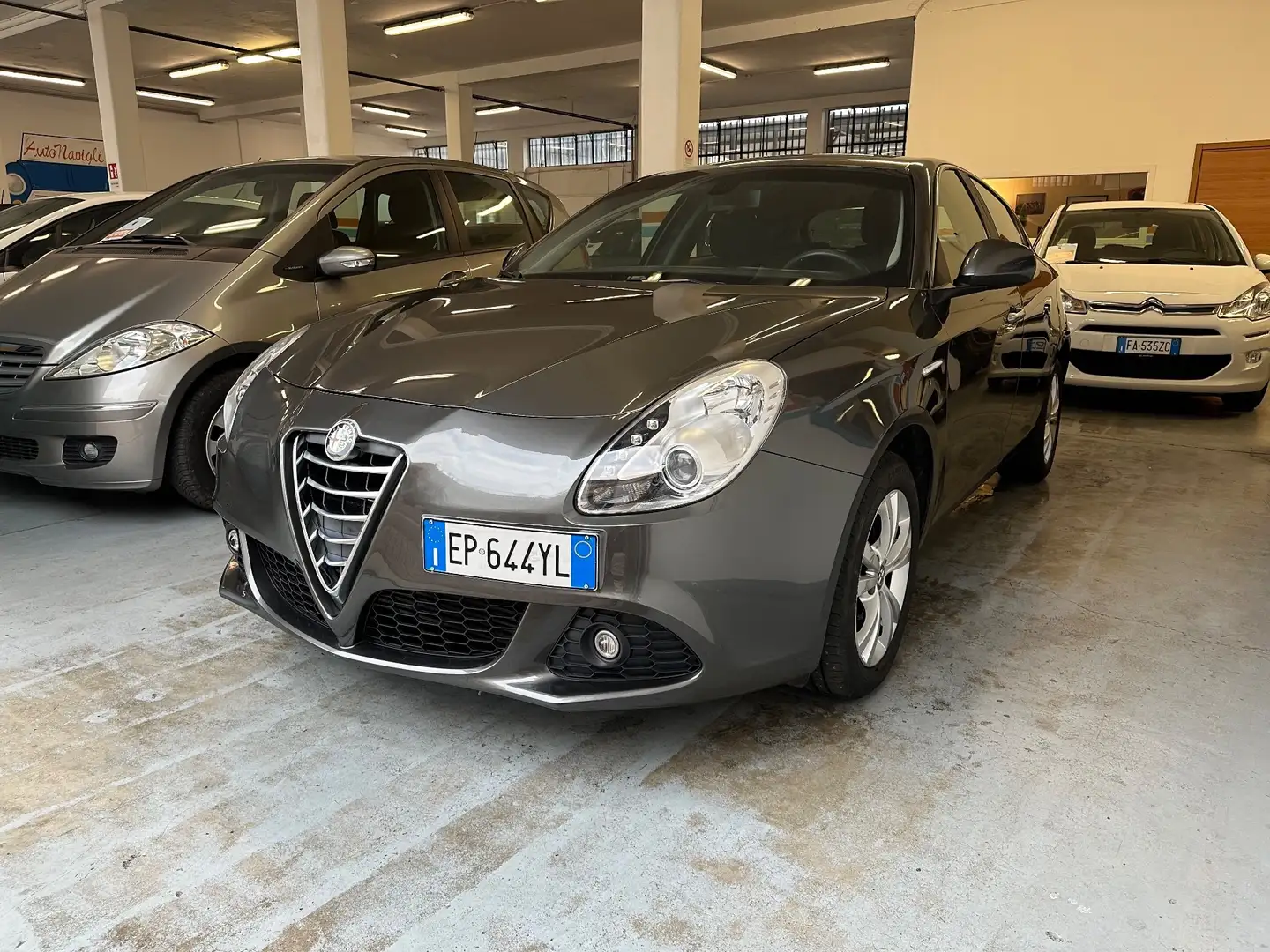 Alfa Romeo Giulietta Giulietta 1.4 Turbo MultiAir Distinctive Gris - 1