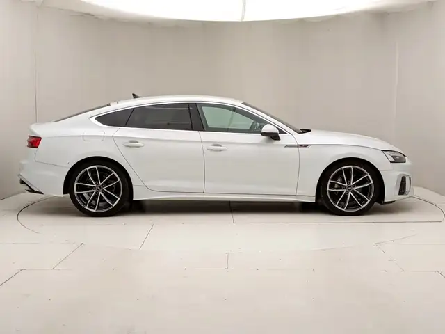 Audi A5 view 3